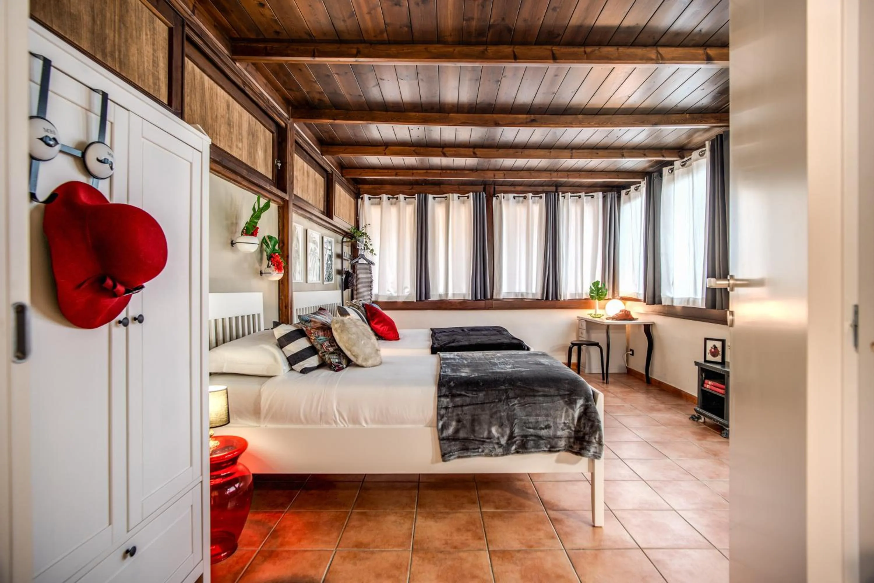 Photo of the whole room, Bed in Gianicolo Miracle Suite