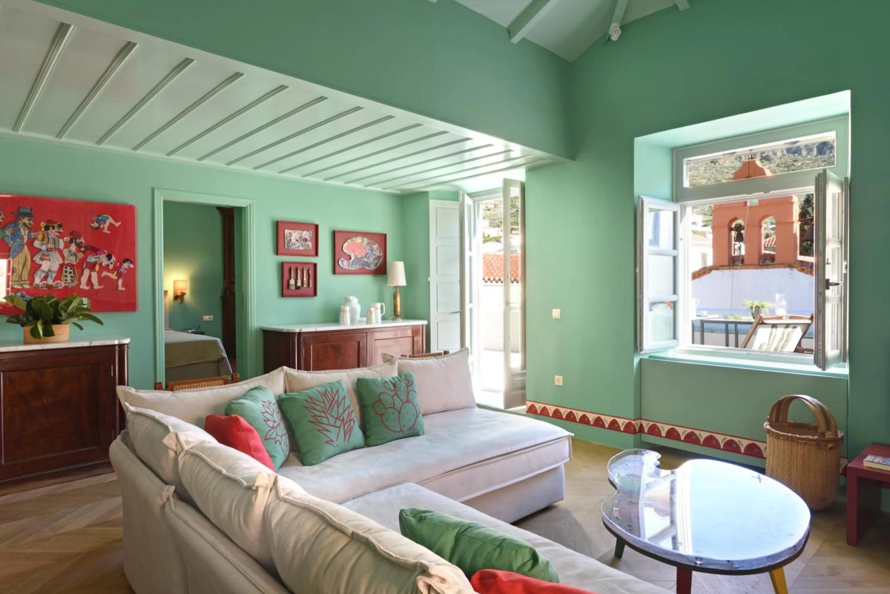 Living room in Cactus Hydra - Art Apartments