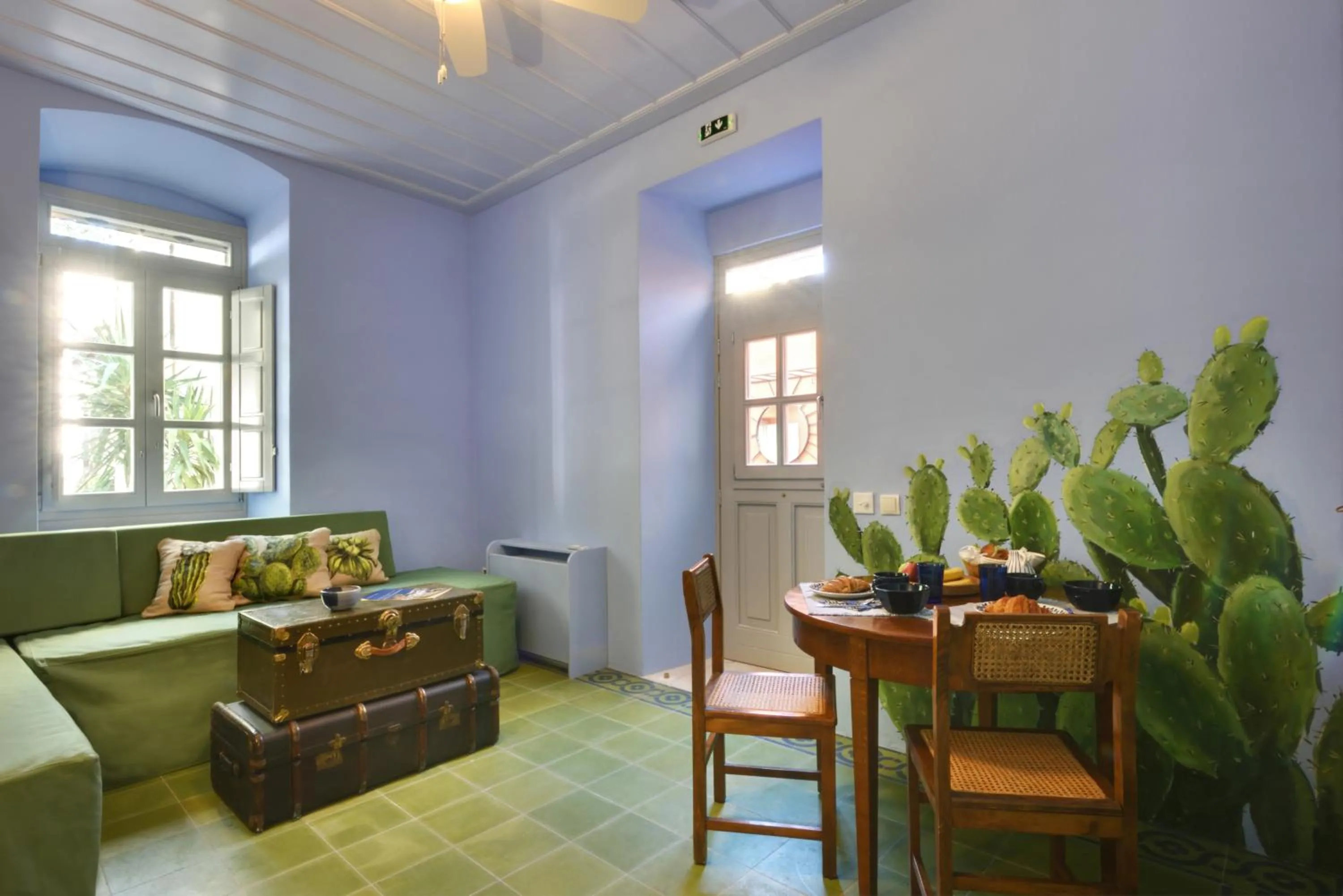 Living room in Cactus Hydra - Art Apartments