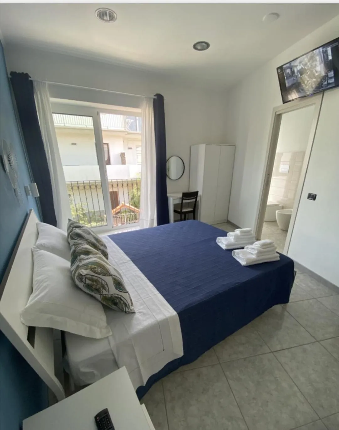 Bedroom, Bed in AMARIS