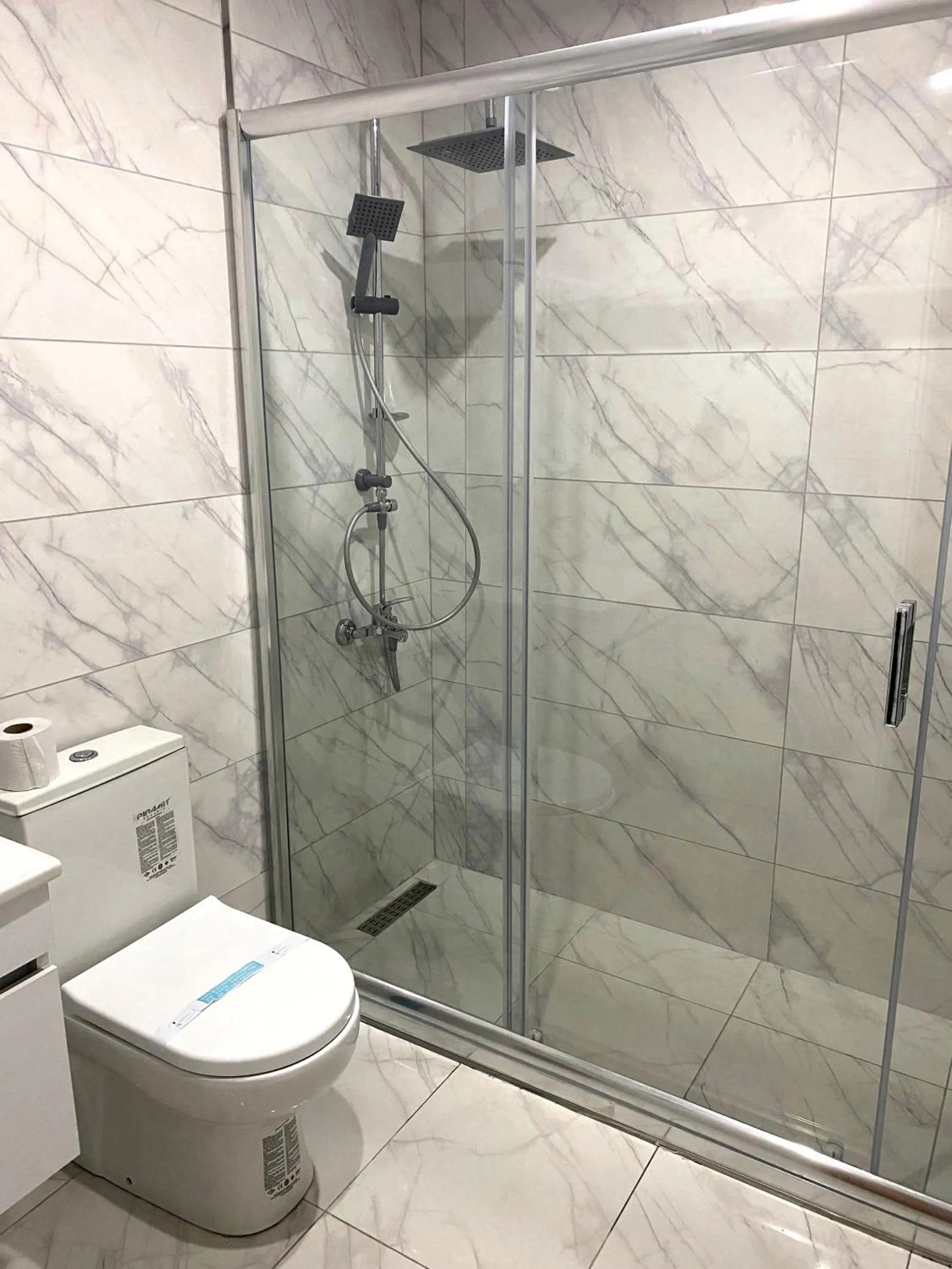 Shower in iNALENS AİRPORT HOTEL