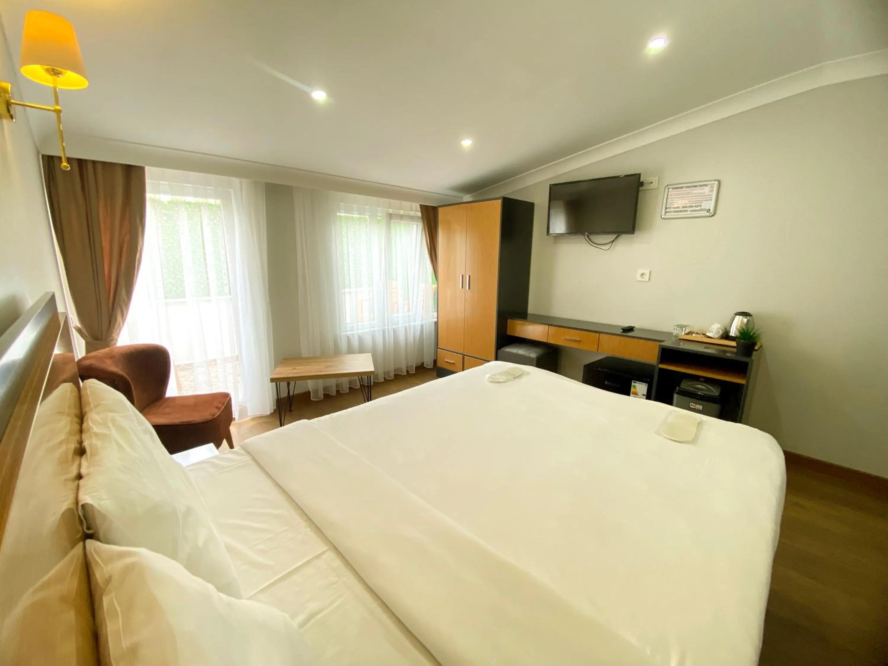 hair dresser, Bed in iNALENS AİRPORT HOTEL