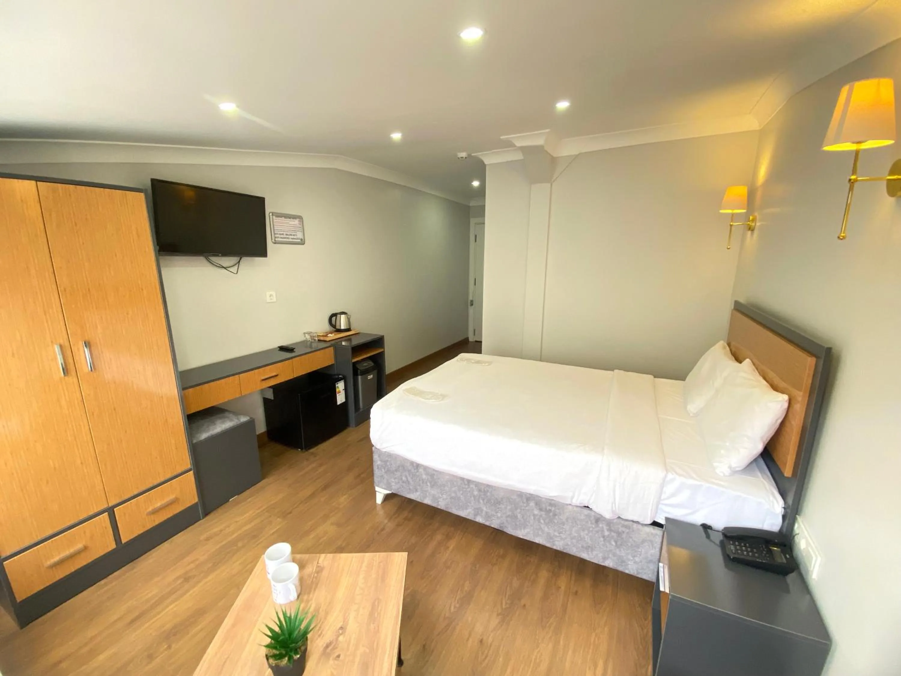 Bedroom, Bed in iNALENS AİRPORT HOTEL