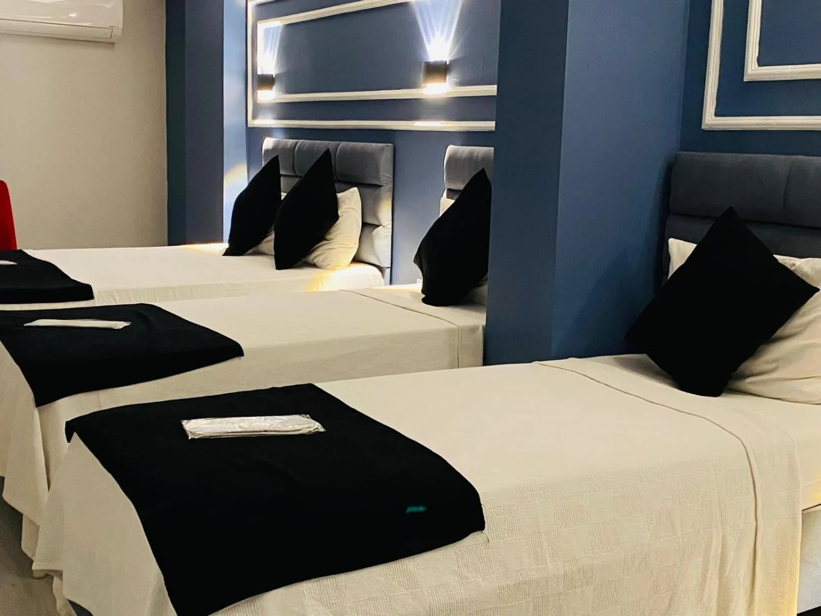 Bed in iNALENS AİRPORT HOTEL