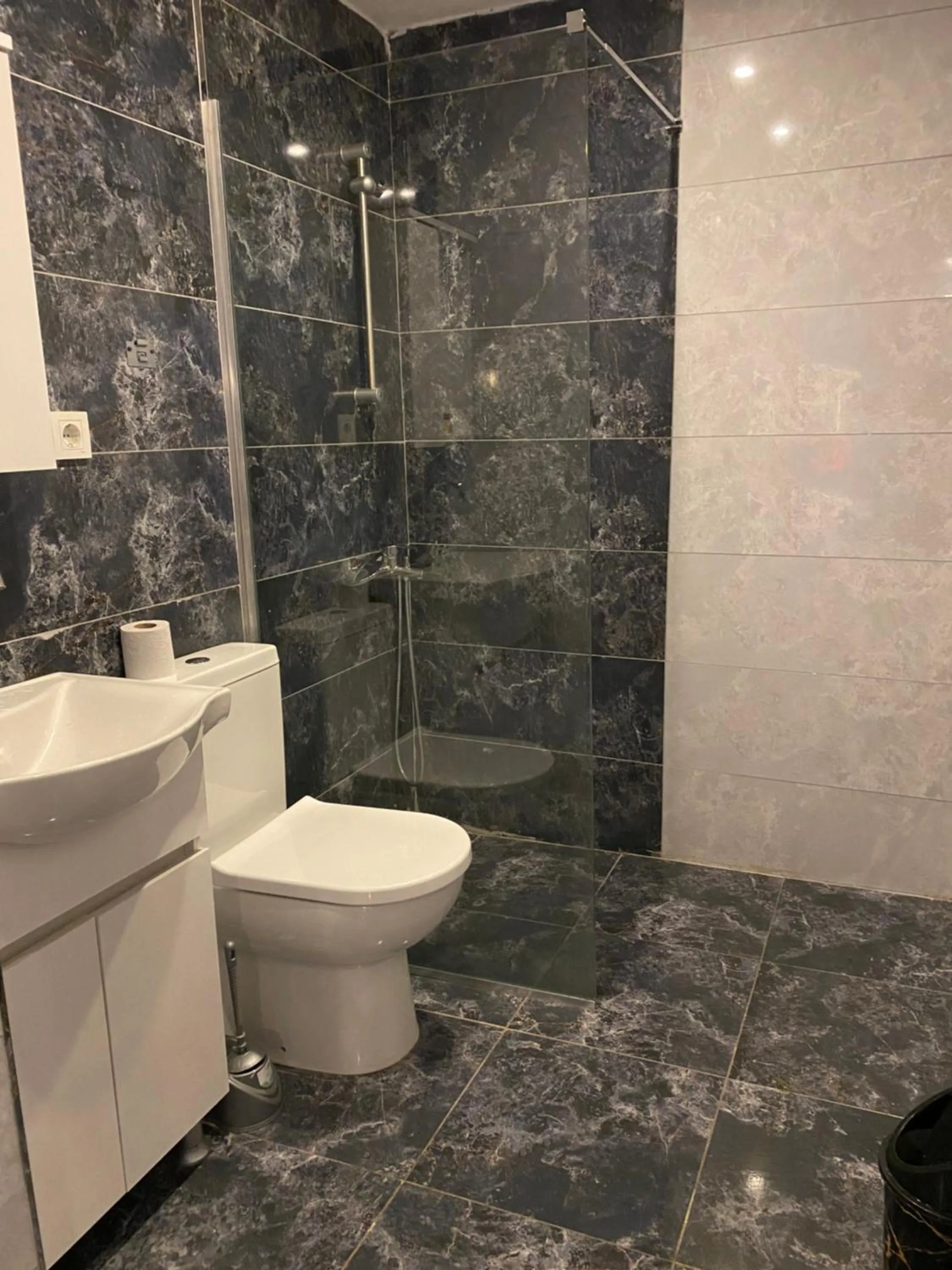 Bathroom in iNALENS AİRPORT HOTEL