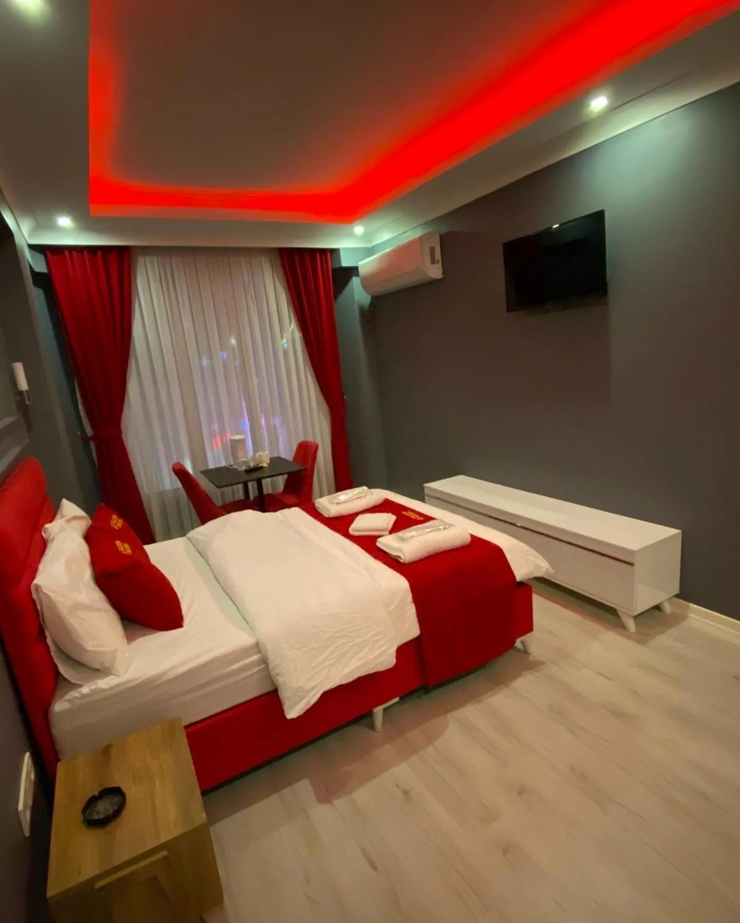 Bed in iNALENS AİRPORT HOTEL