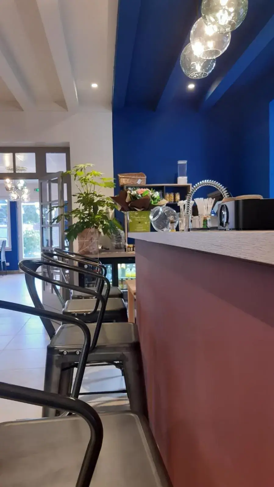 Lounge or bar in Logis Hôtel Restaurant Le 1050 Lounge or bar in Logis Hôtel Restaurant Le 1050