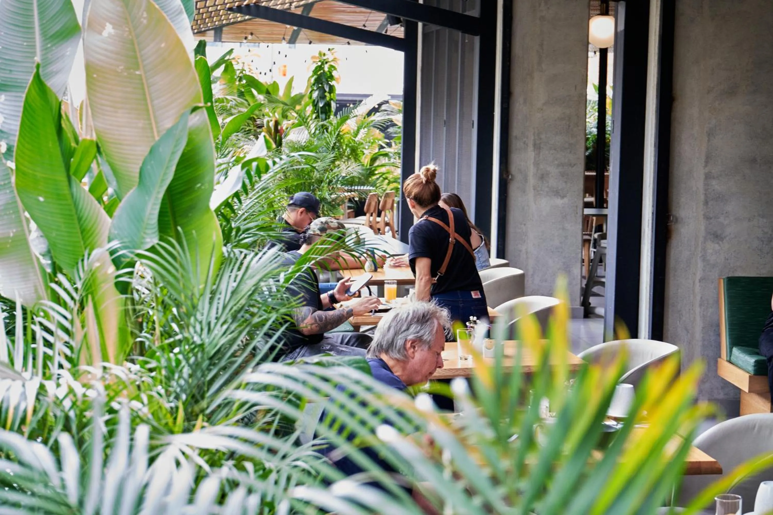 Restaurant/places to eat in Eutopiq Hotel