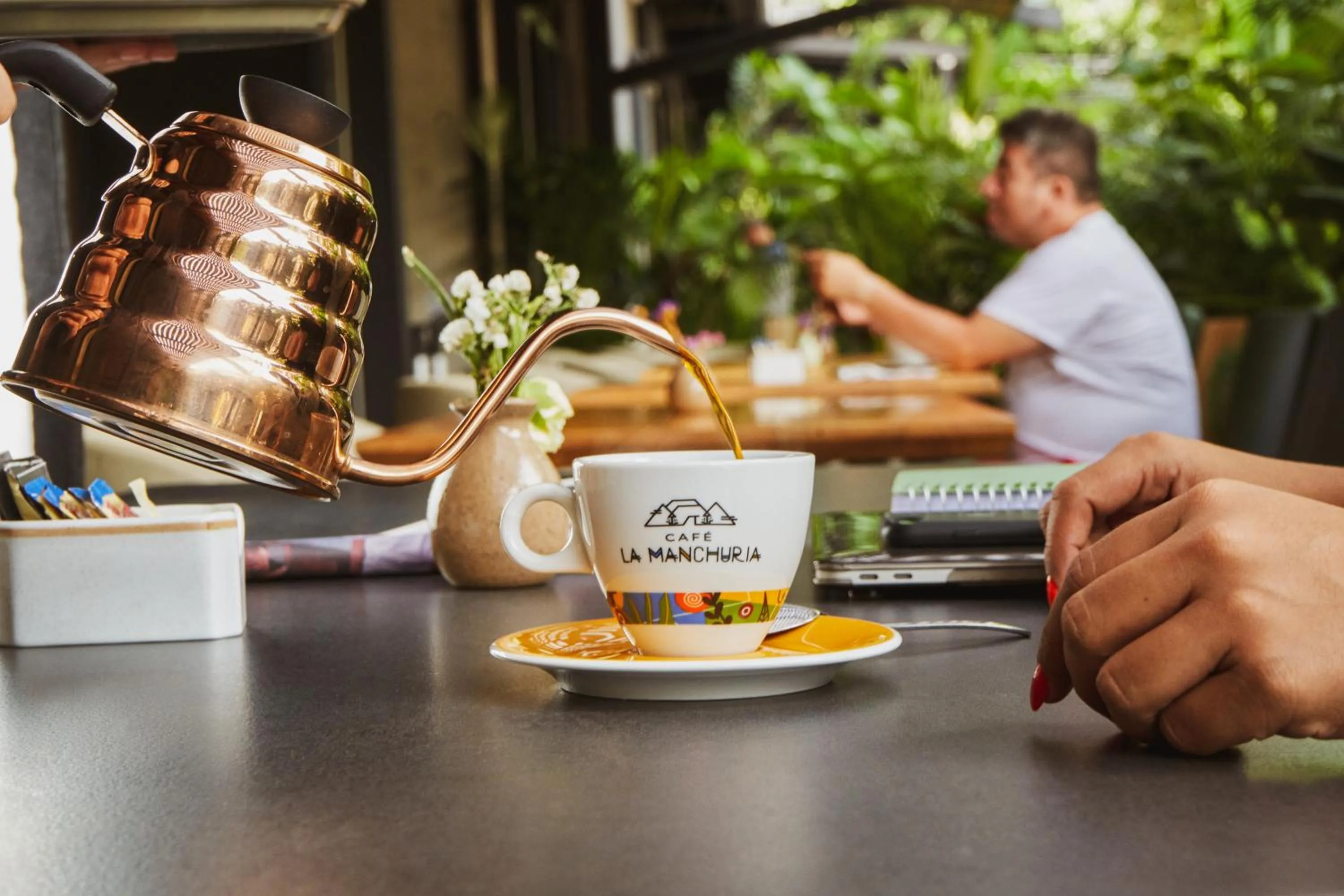 Restaurant/places to eat in Eutopiq Hotel