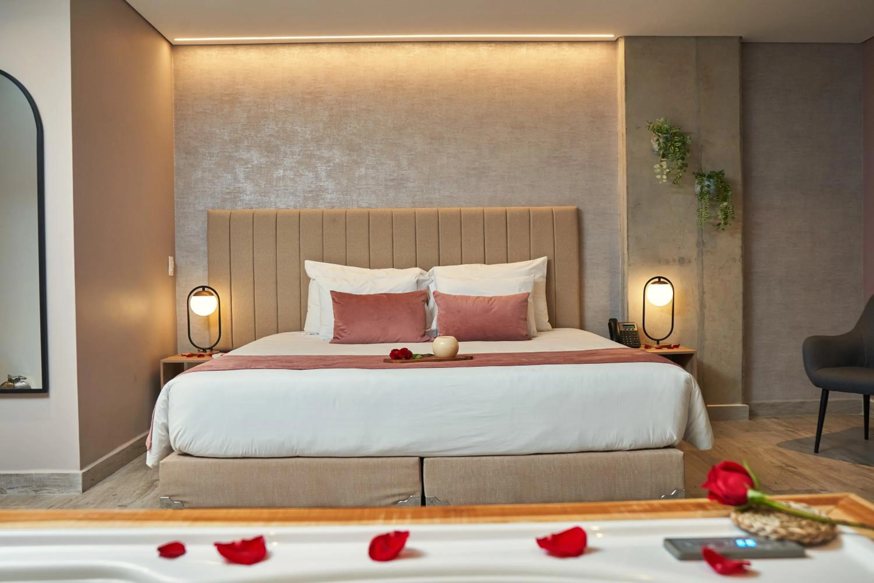 Photo of the whole room, Bed in Eutopiq Hotel