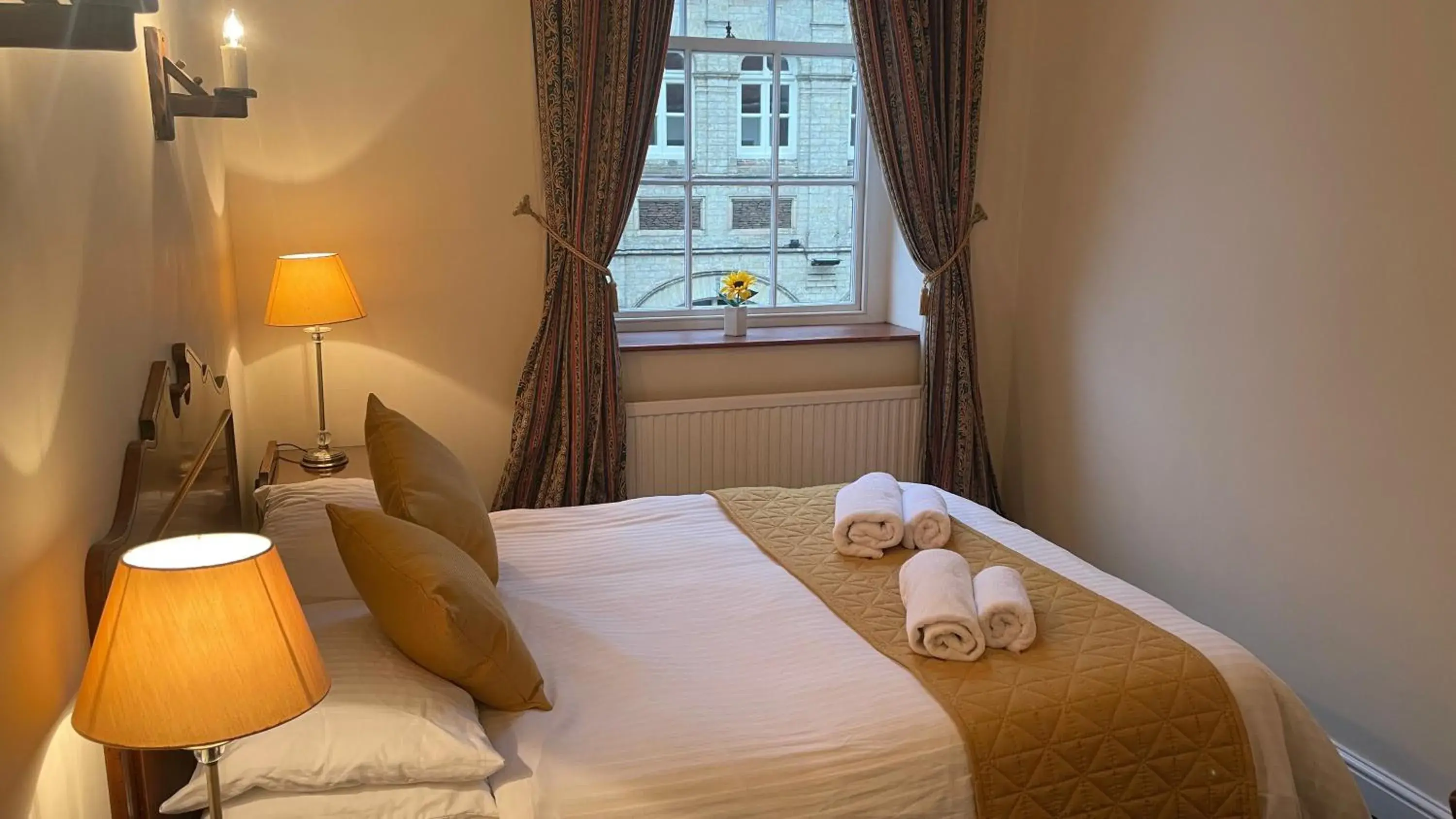 Double Room in Crown Hotel Double Room in Crown Hotel