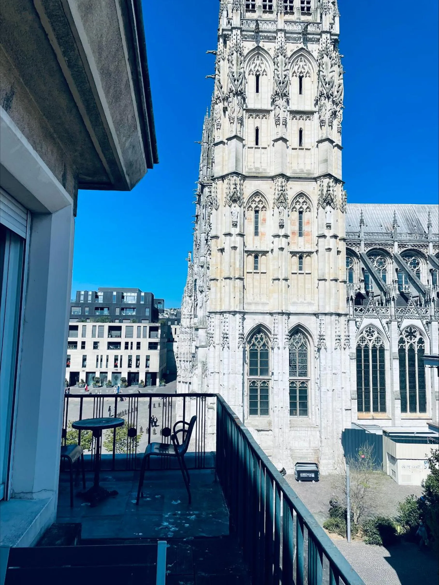 Landmark view in Hôtel Cardinal