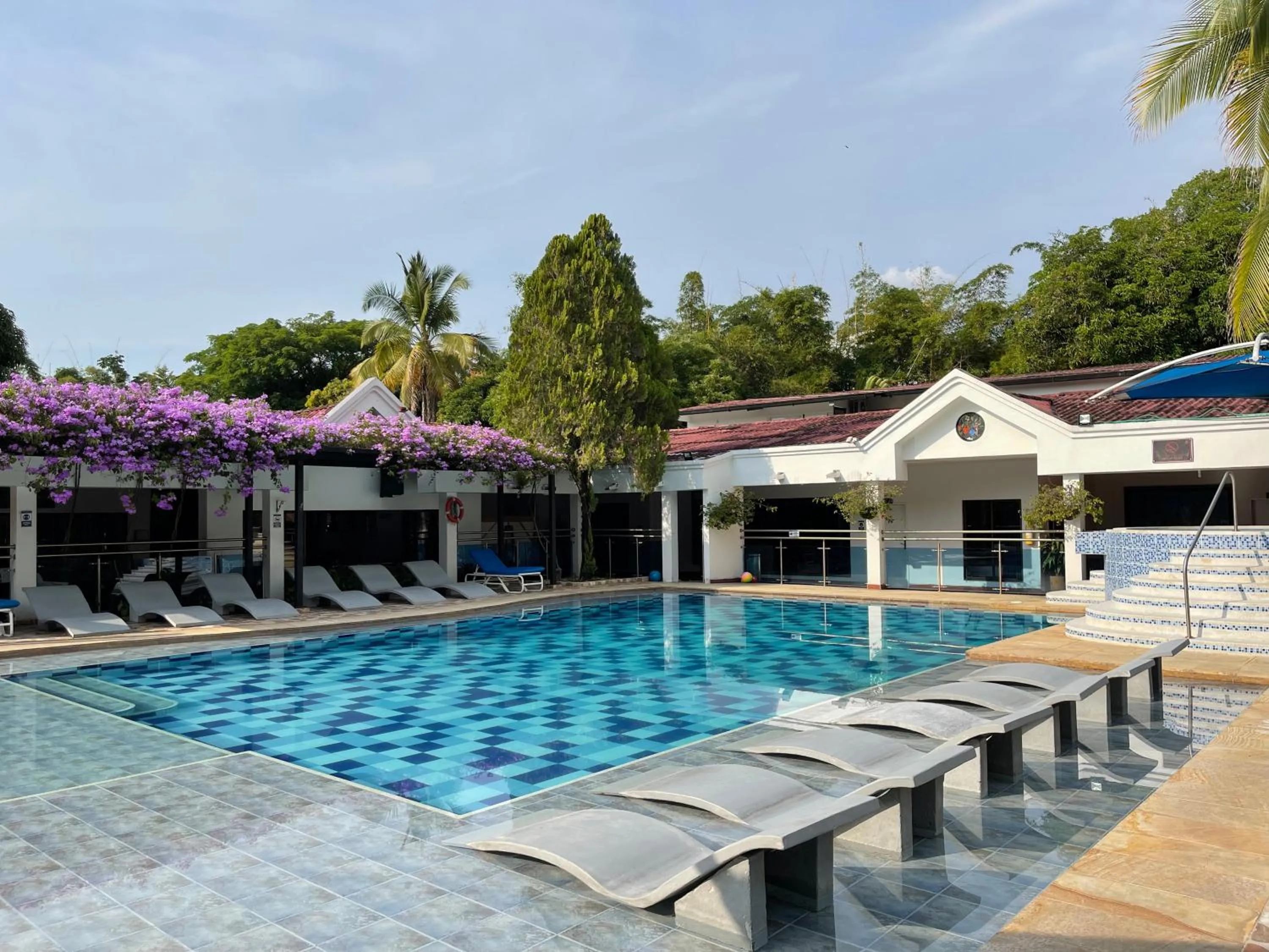 Swimming pool in Hotel Melgar Villa Valeria