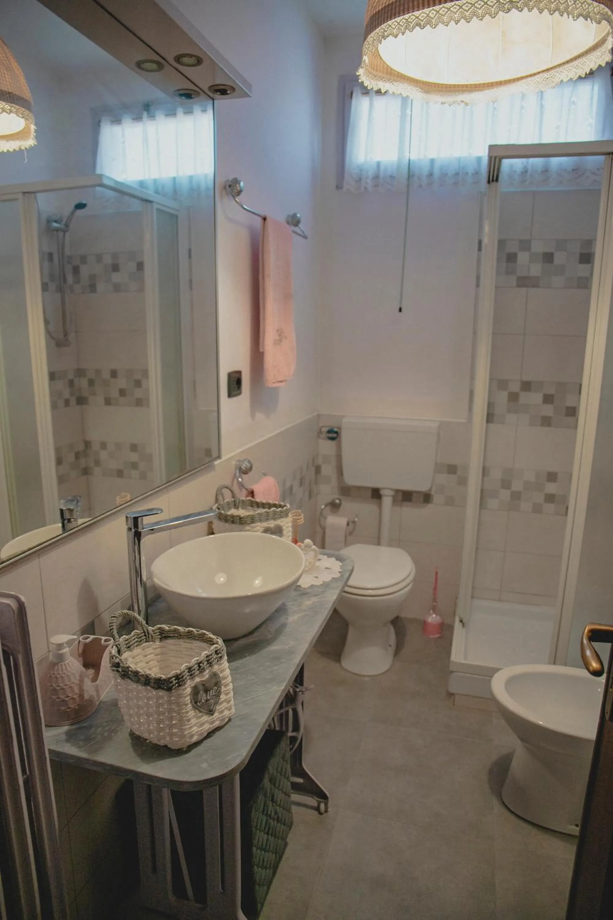 Shower in B&B Nonna BI