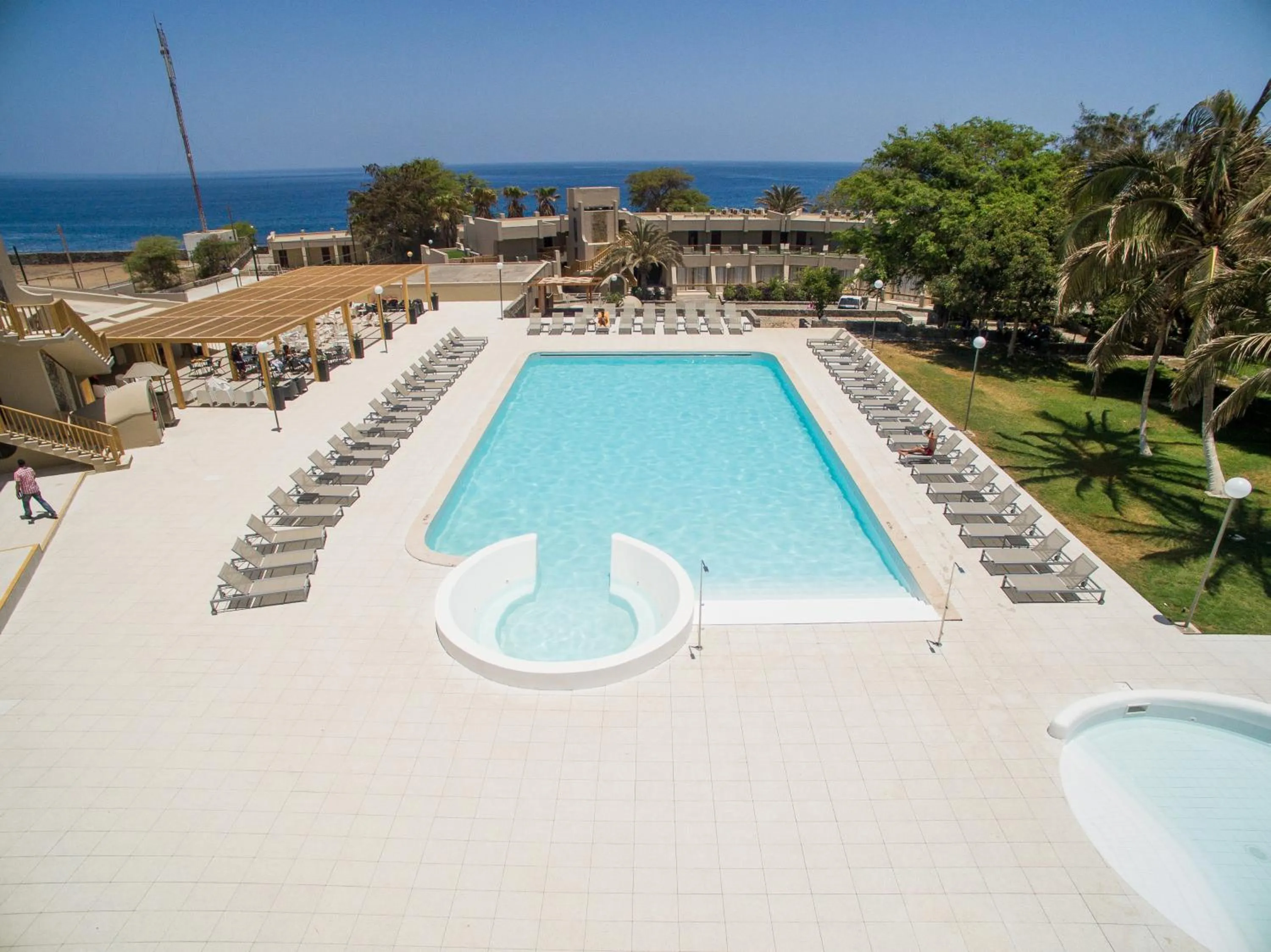 Swimming pool in Oasis Praiamar