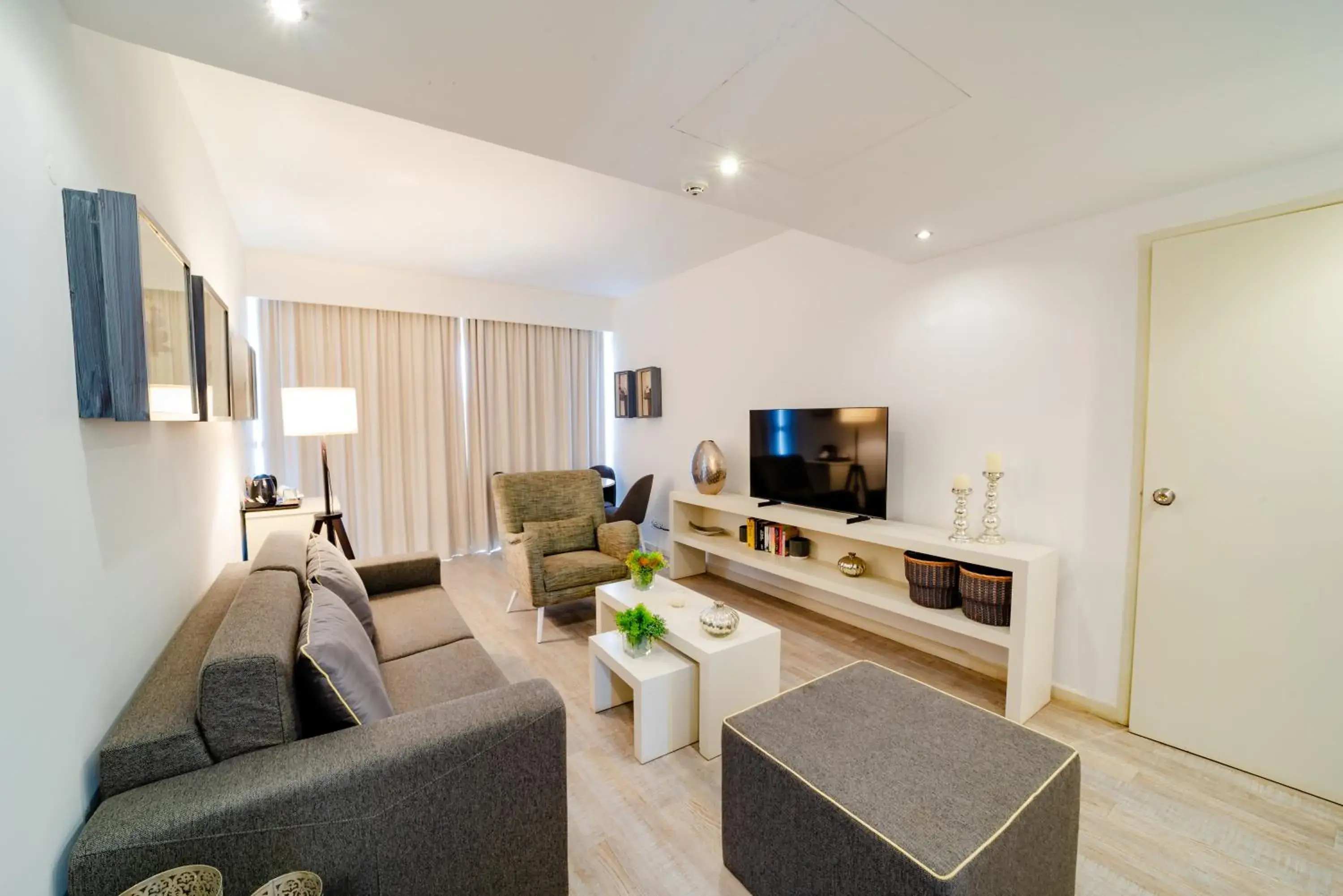 Deluxe Suite - single occupancy in Oasis Praiamar Deluxe Suite - single occupancy in Oasis Praiamar