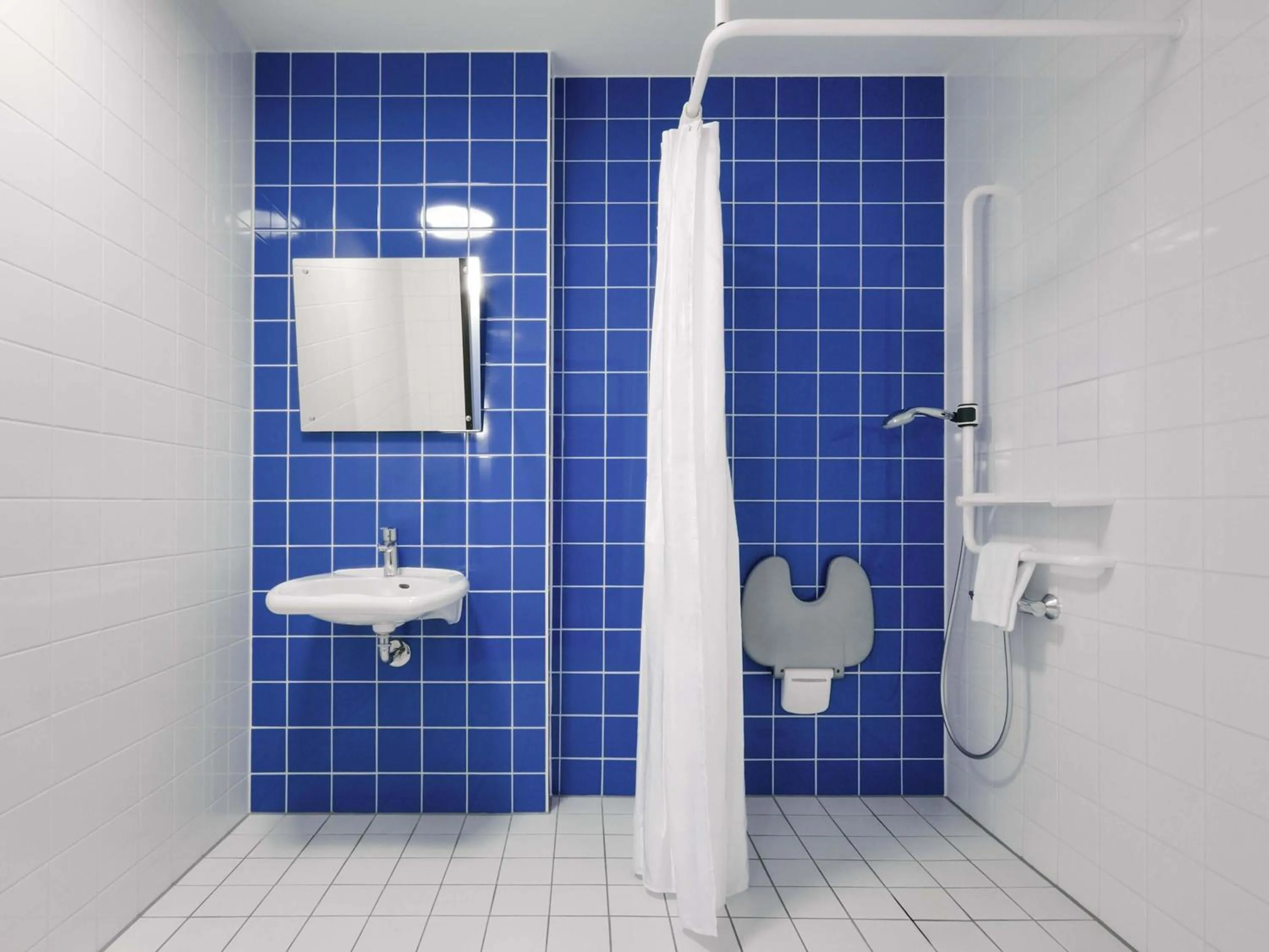 Shower in B&B Hotel Paderborn