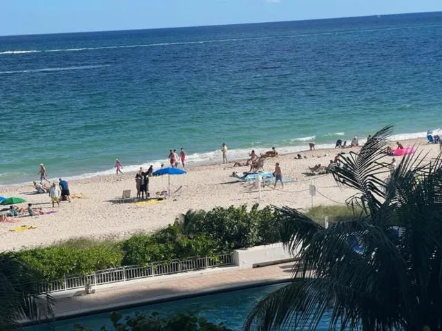 Day in Ocean Manor Tiki Sunset Retreat