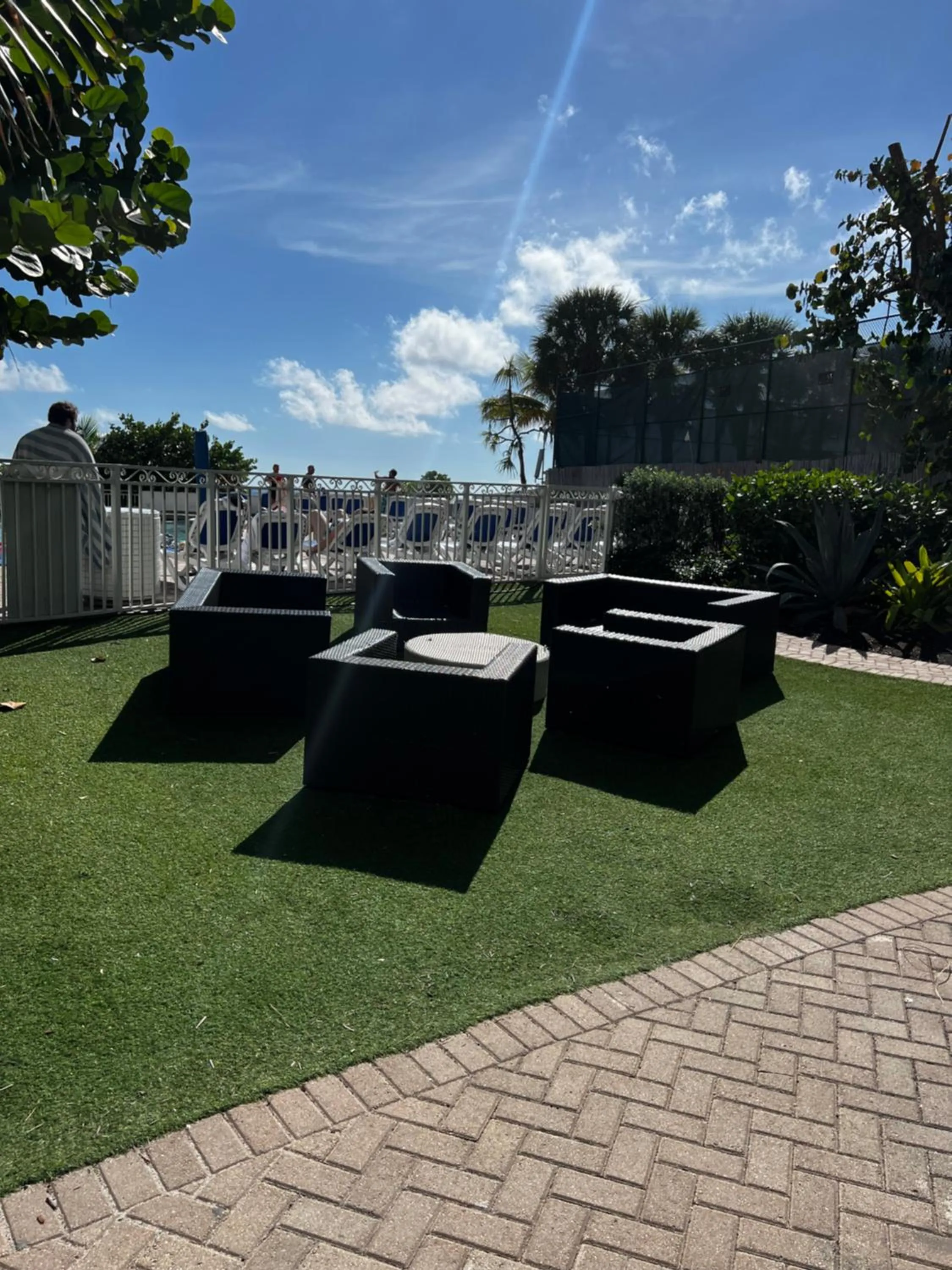 Day in Ocean Manor Tiki Sunset Retreat