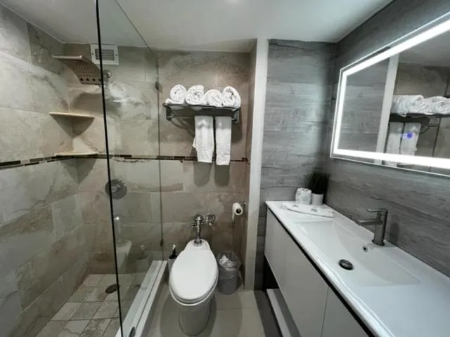 Ocean Manor Tiki Sunset Retreat