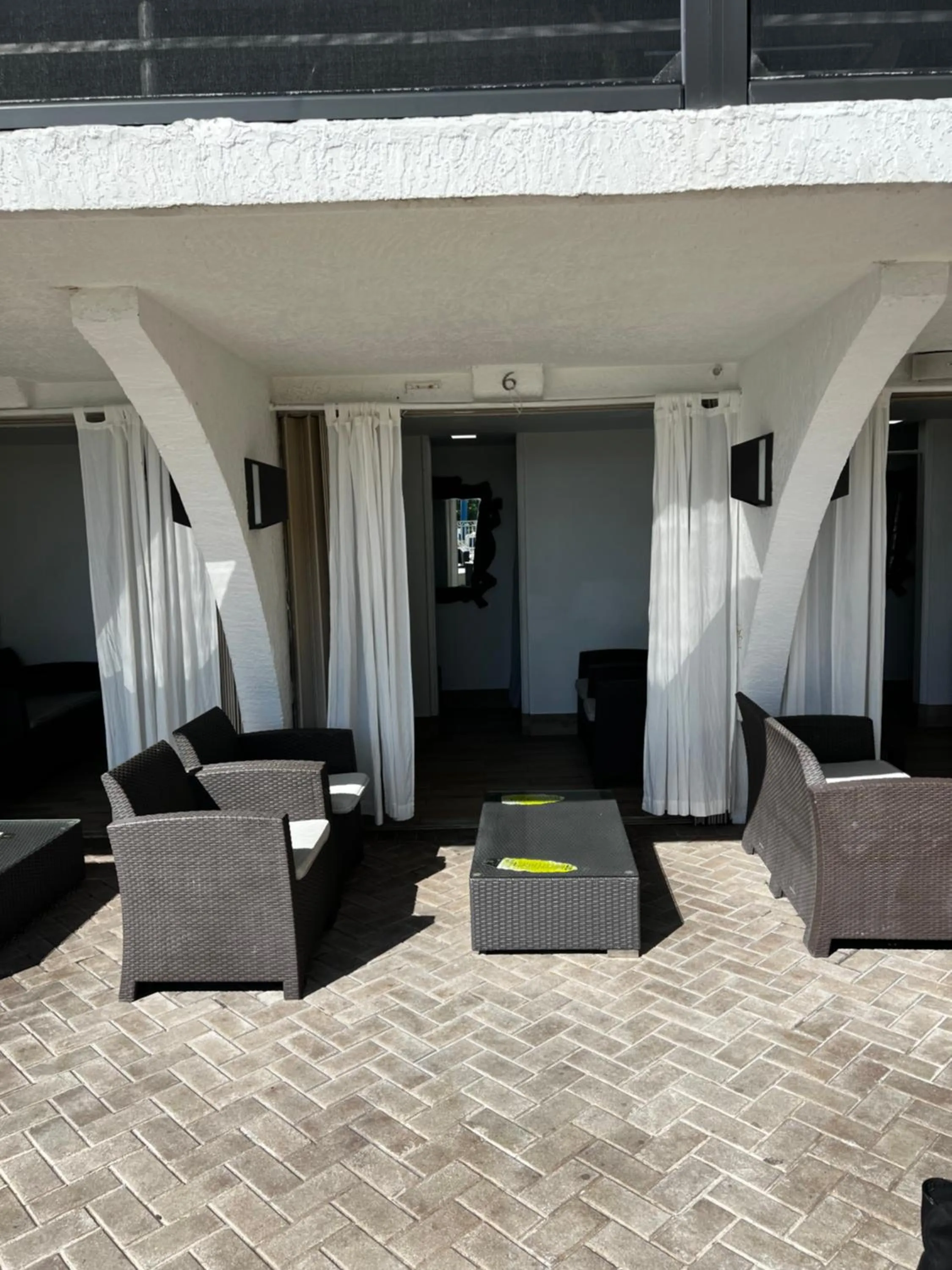 Restaurant/places to eat in Ocean Manor Tiki Sunset Retreat