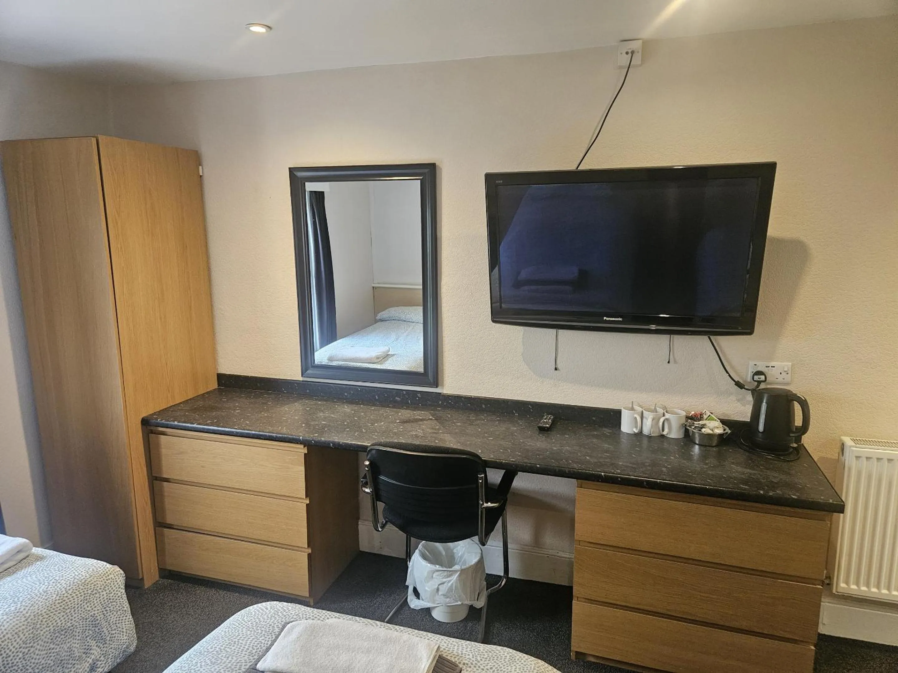 Bedroom, Bed in The Swan Hotel