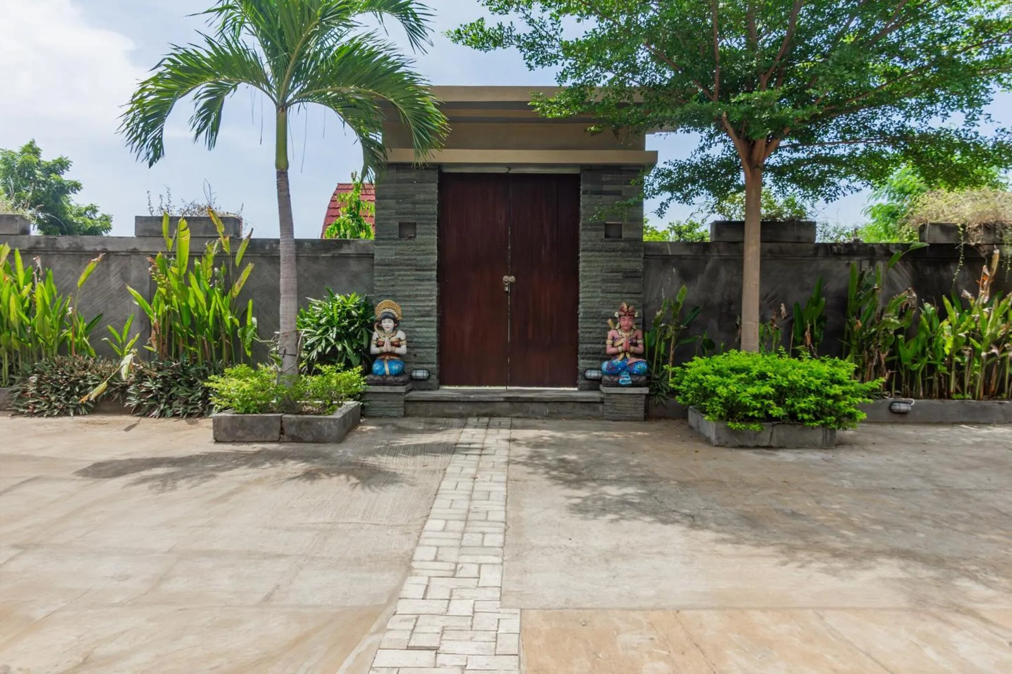 Facade/entrance in Belvilla Serenity Resort
