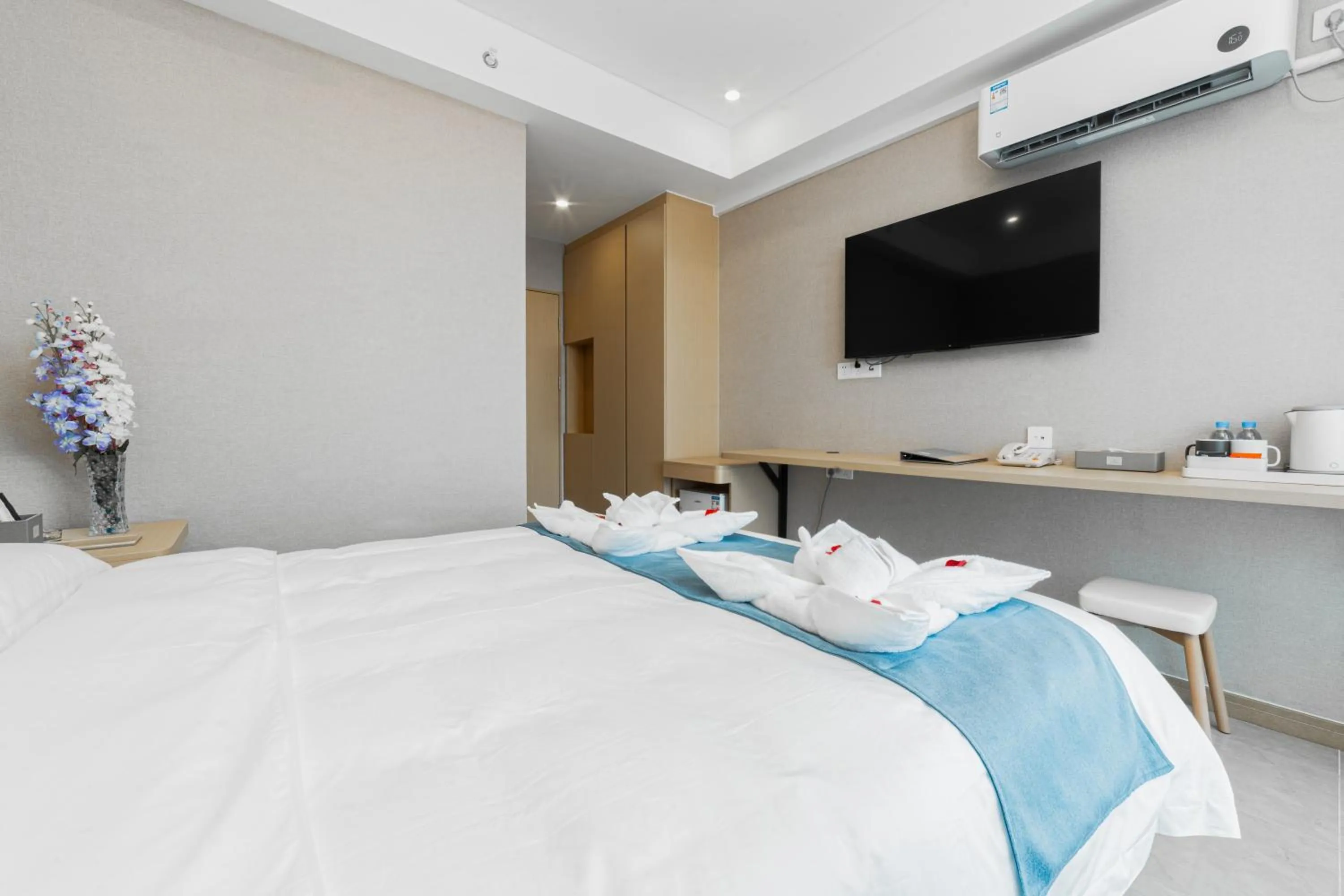 Bedroom, Bed in ARK HOTEL