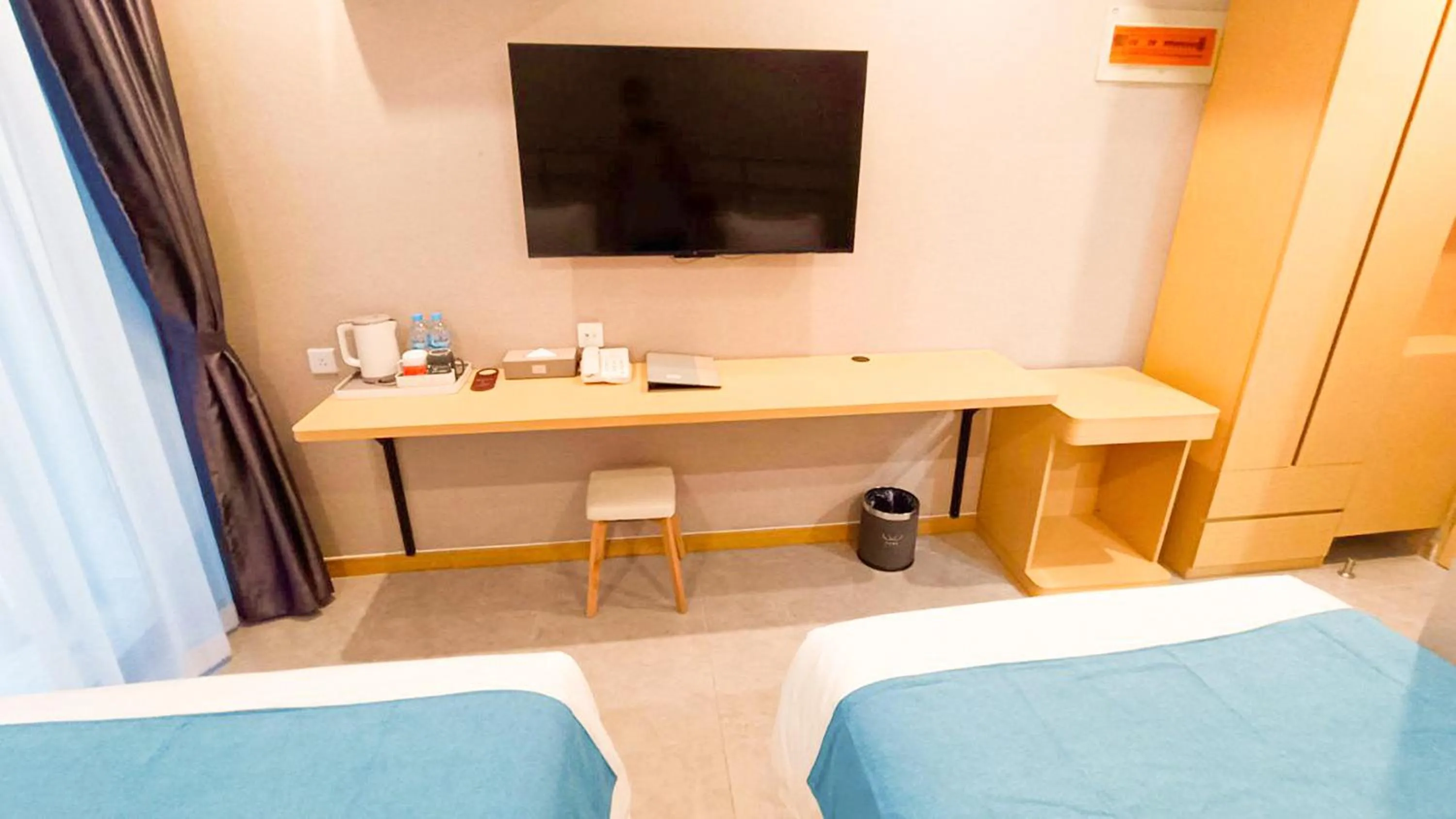 Coffee/tea facilities in ARK HOTEL