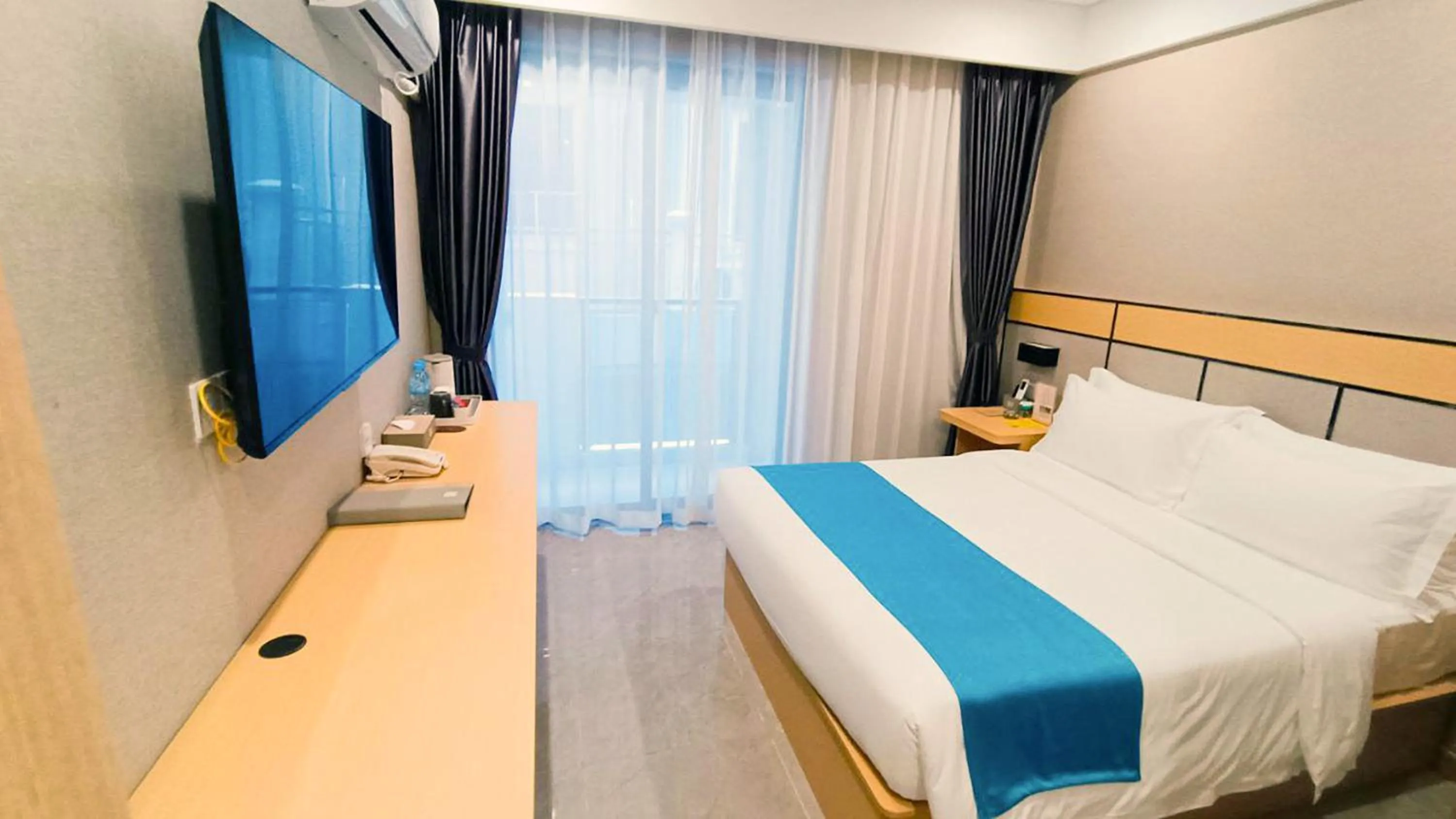 Guests, Bed in ARK HOTEL