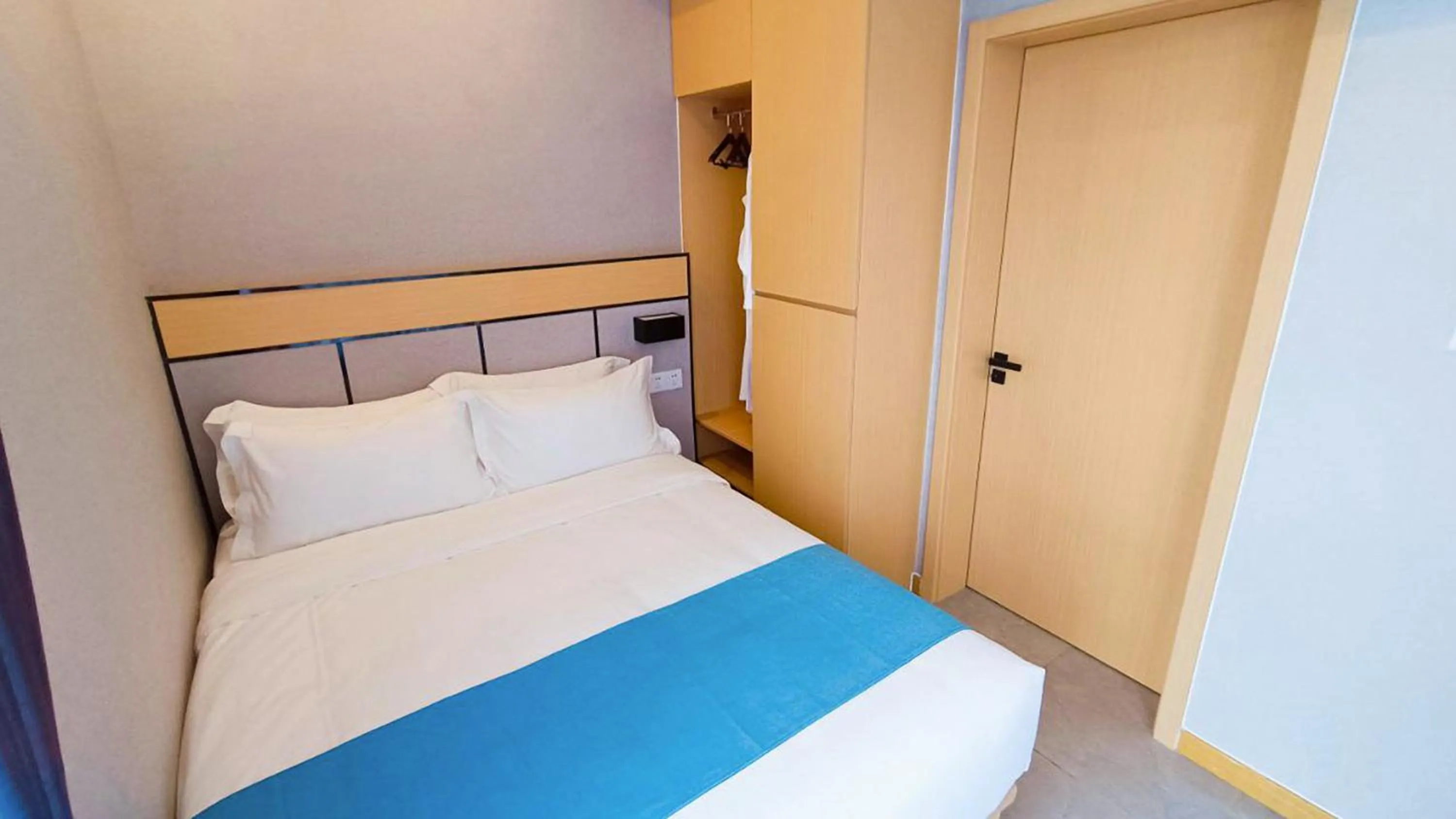 Bedroom, Bed in ARK HOTEL