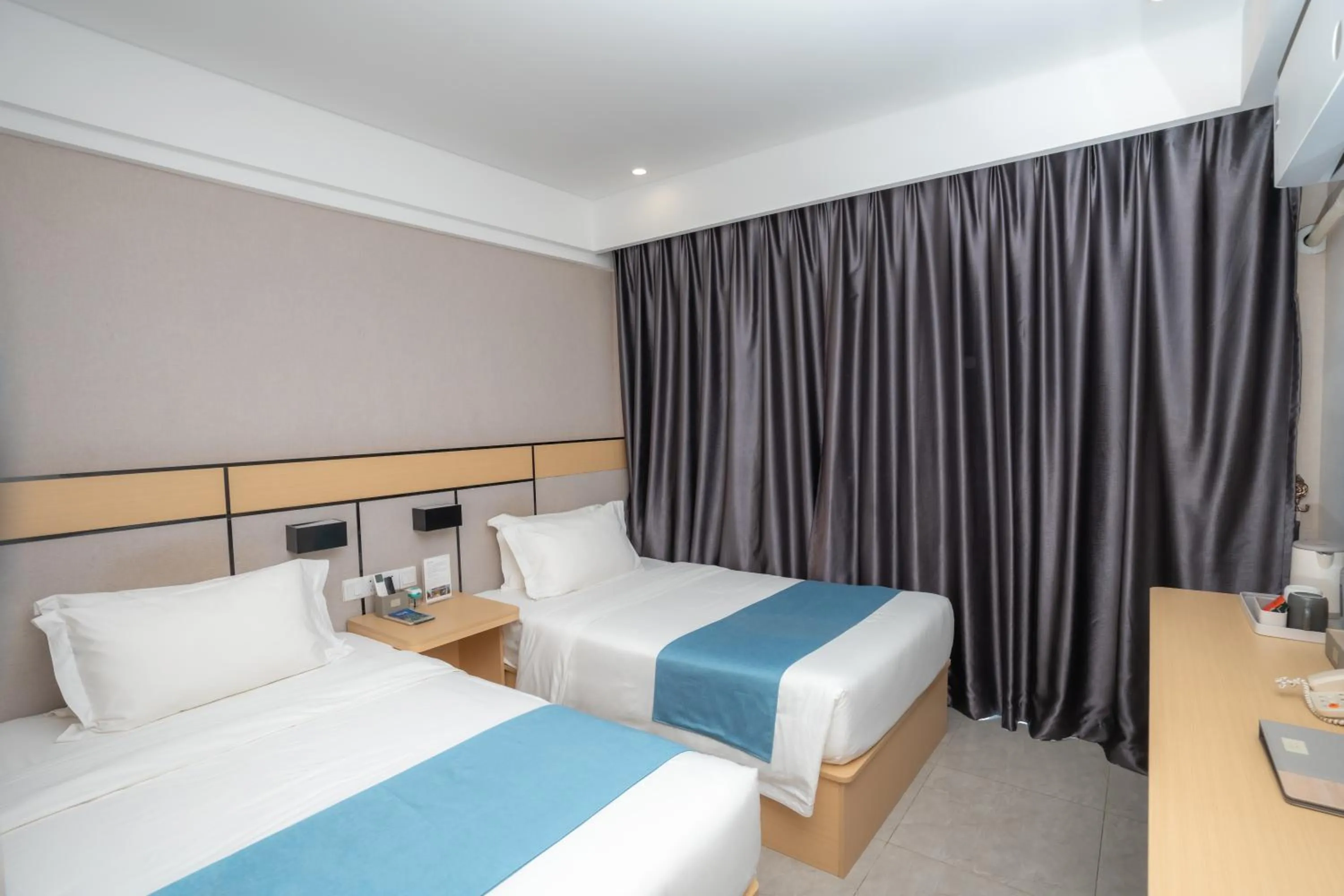 Bedroom, Bed in ARK HOTEL