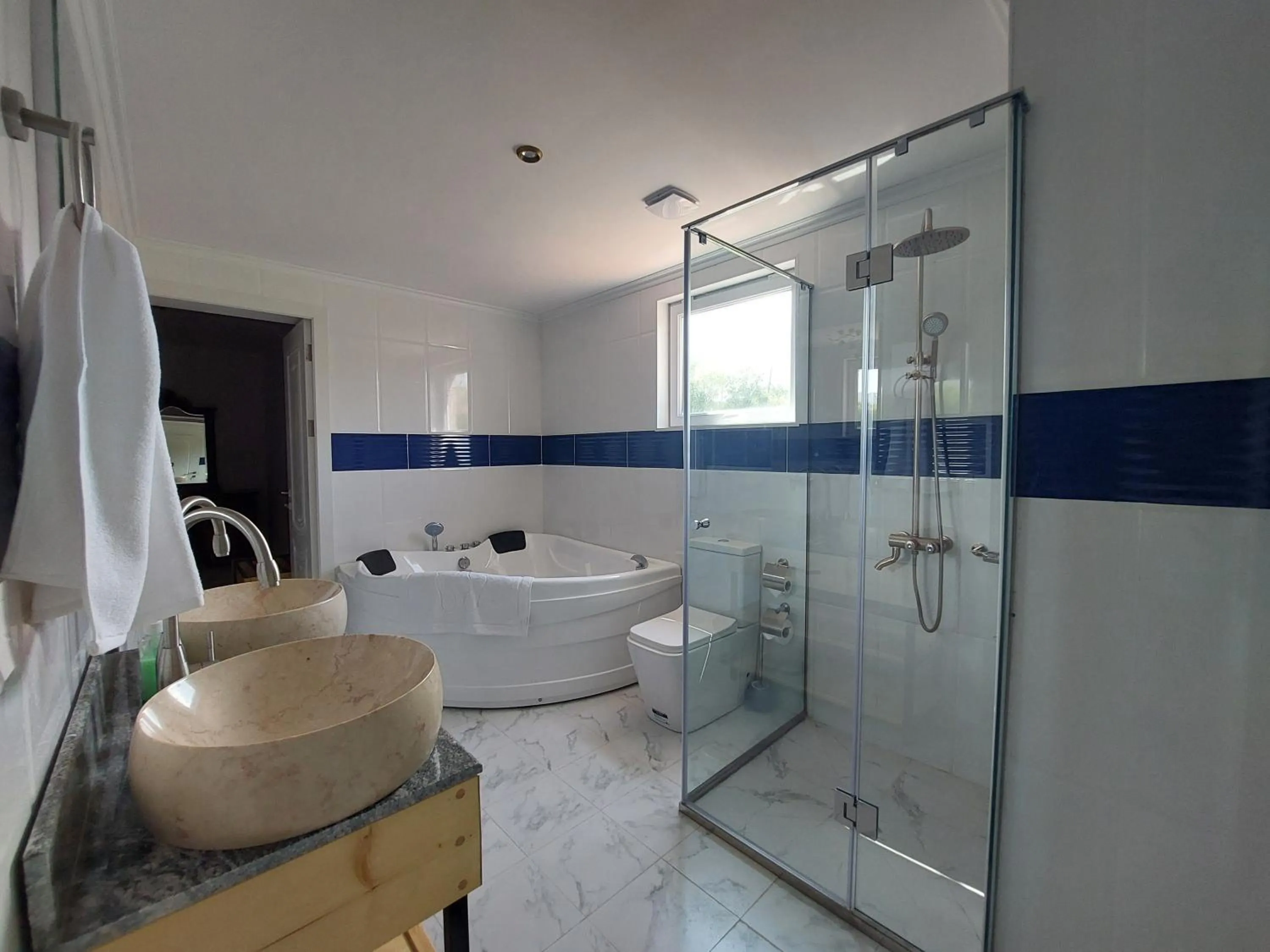 Bathroom in Areni Lodge