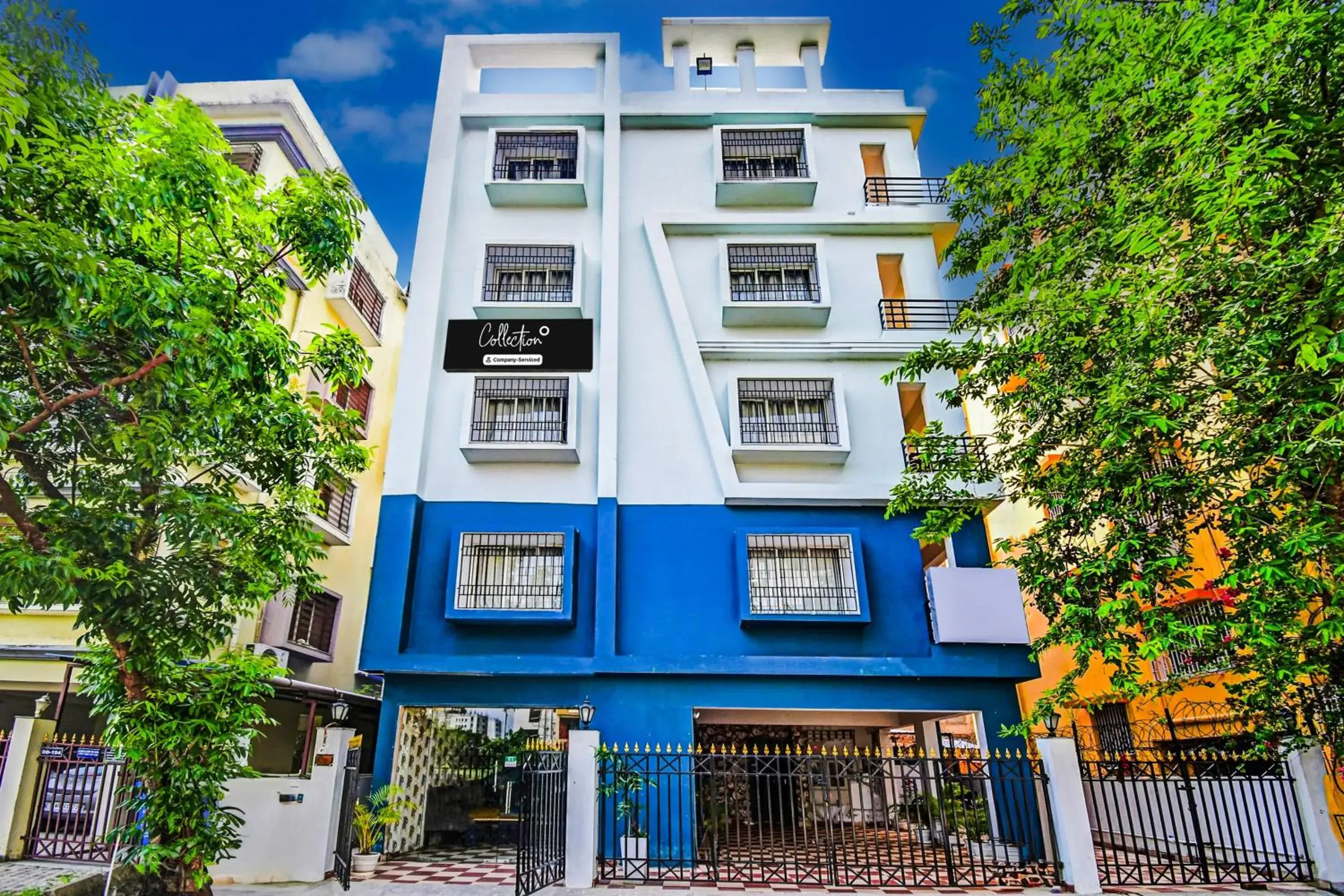 Facade/entrance in Super Collection O Bisarjan Ghat Formerly Eden Rocks Facade/entrance in Super Collection O Bisarjan Ghat Formerly Eden Rocks