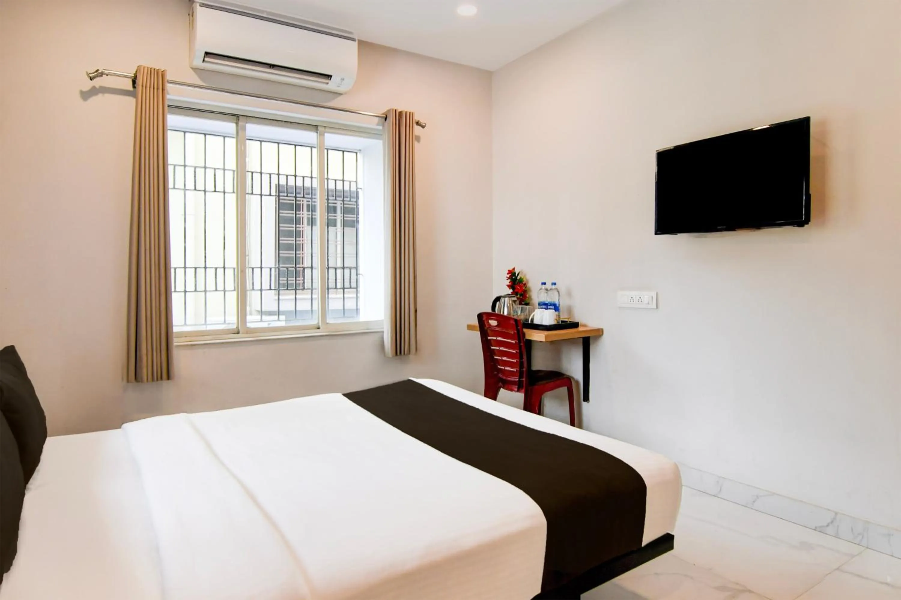 Bedroom, Bed in Super Collection O Bisarjan Ghat Formerly Eden Rocks