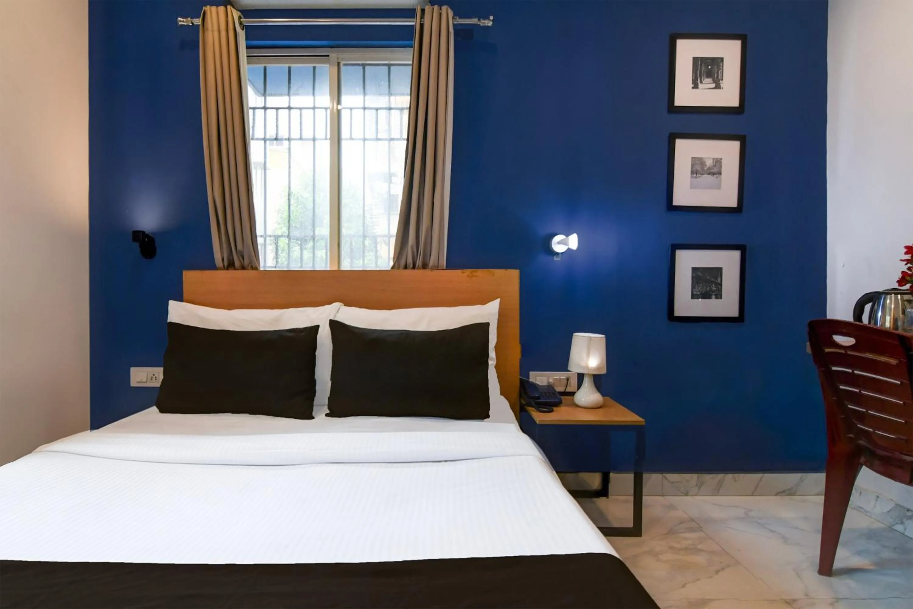 Bedroom, Bed in Super Collection O Bisarjan Ghat Formerly Eden Rocks