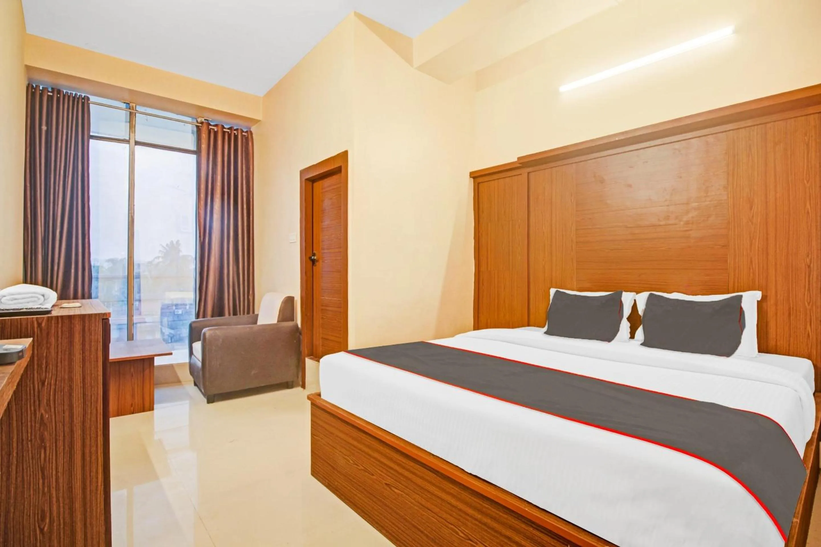 Bedroom, Bed in Super Collection O Hotel Aqua Villa Near Netaji Subhash Chandra Bose International Airport