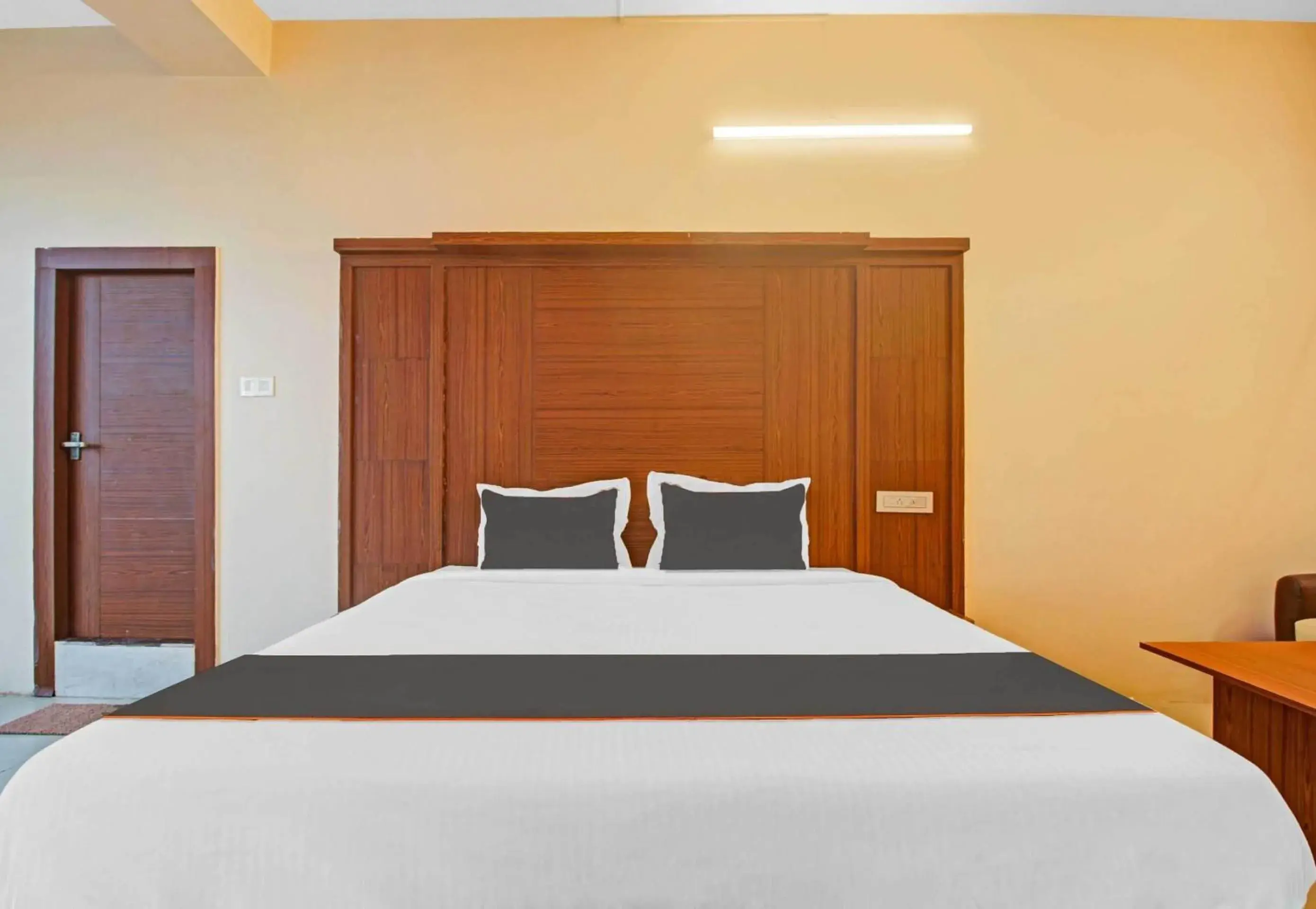 Bedroom, Bed in Super Collection O Hotel Aqua Villa Near Netaji Subhash Chandra Bose International Airport Bedroom, Bed in Super Collection O Hotel Aqua Villa Near Netaji Subhash Chandra Bose International Airport