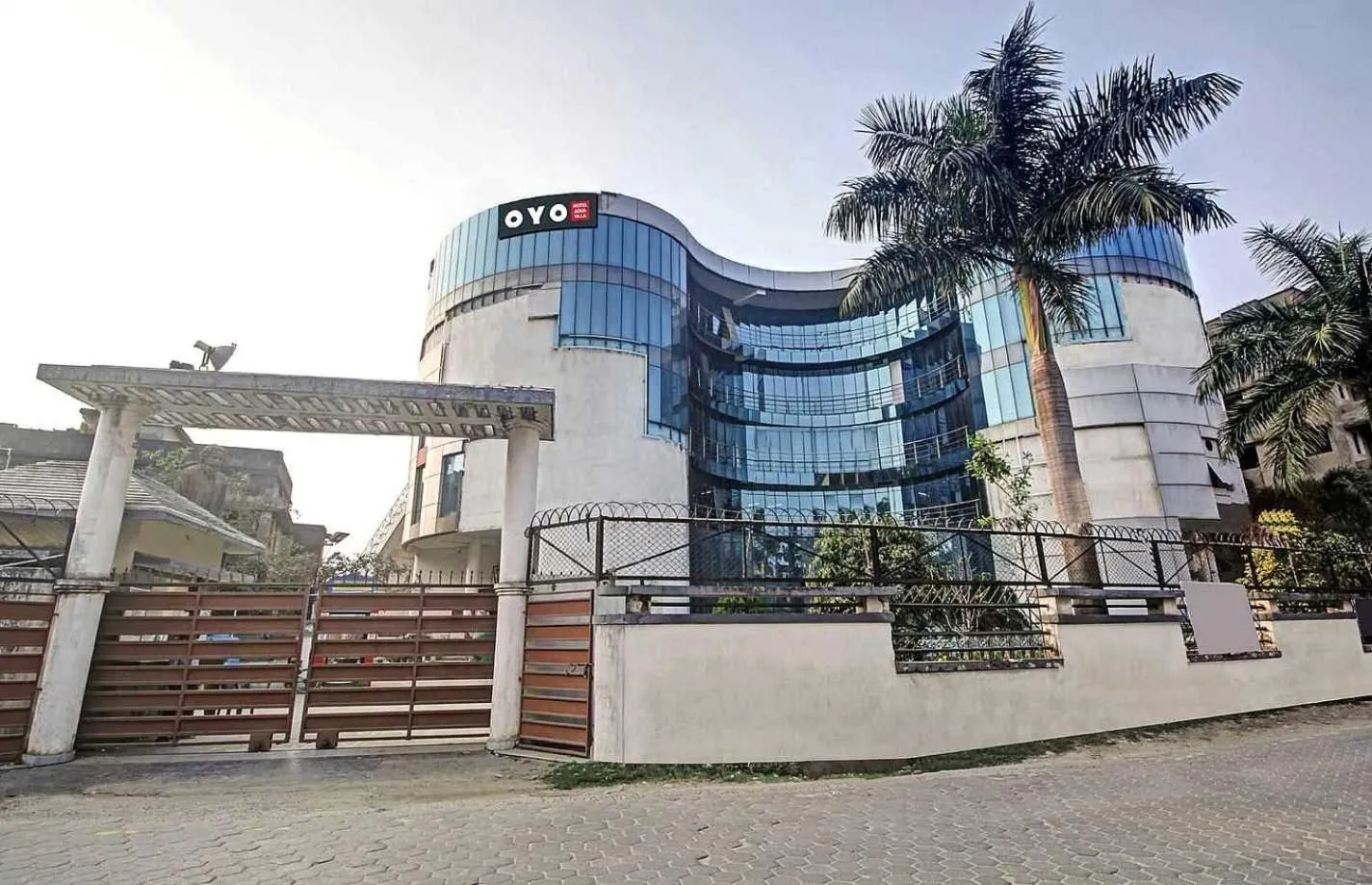 Facade/entrance in Super Collection O Hotel Aqua Villa Near Netaji Subhash Chandra Bose International Airport