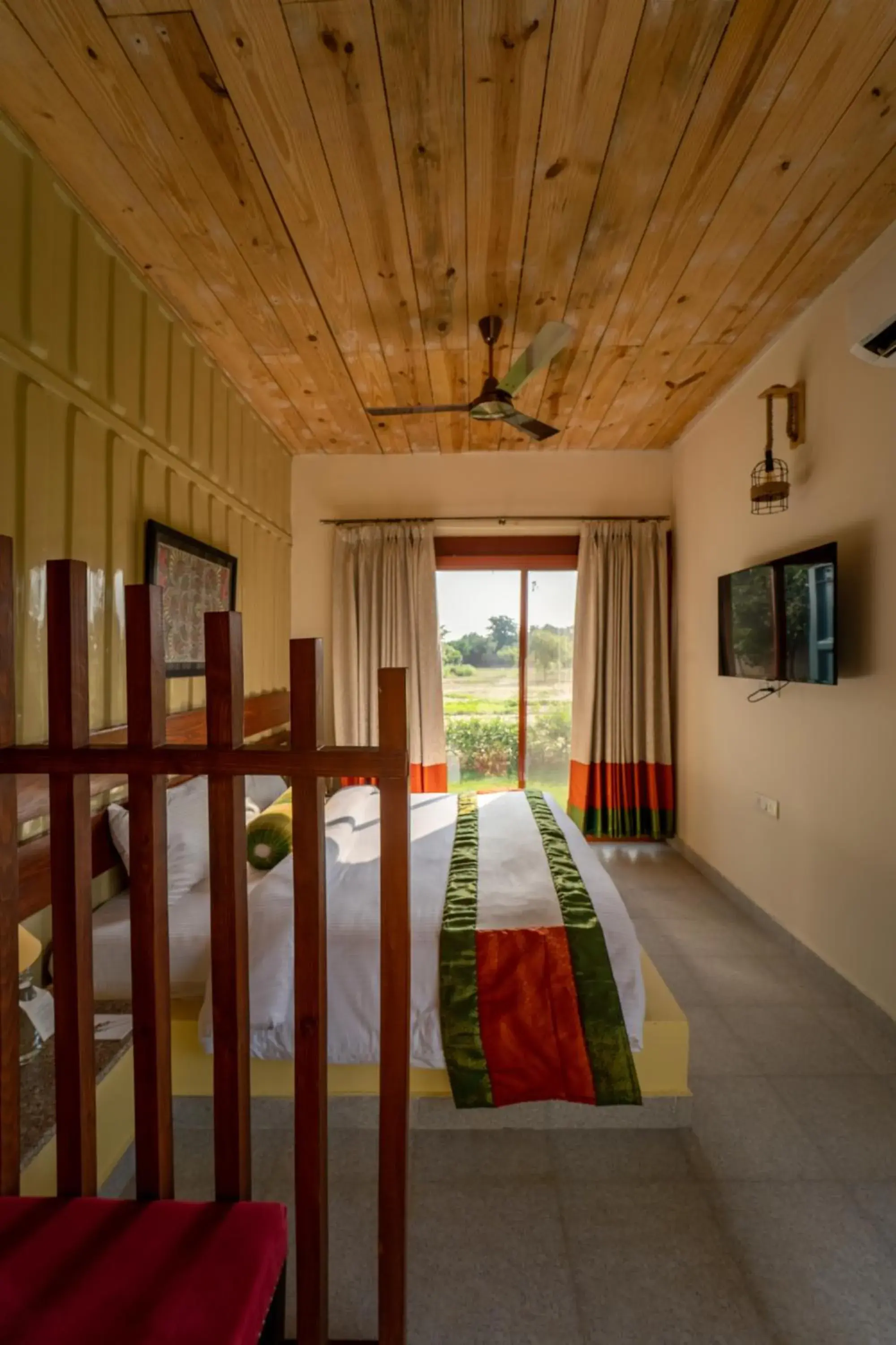 Bed in Tree of Life Ecotainers Agra Bed in Tree of Life Ecotainers Agra