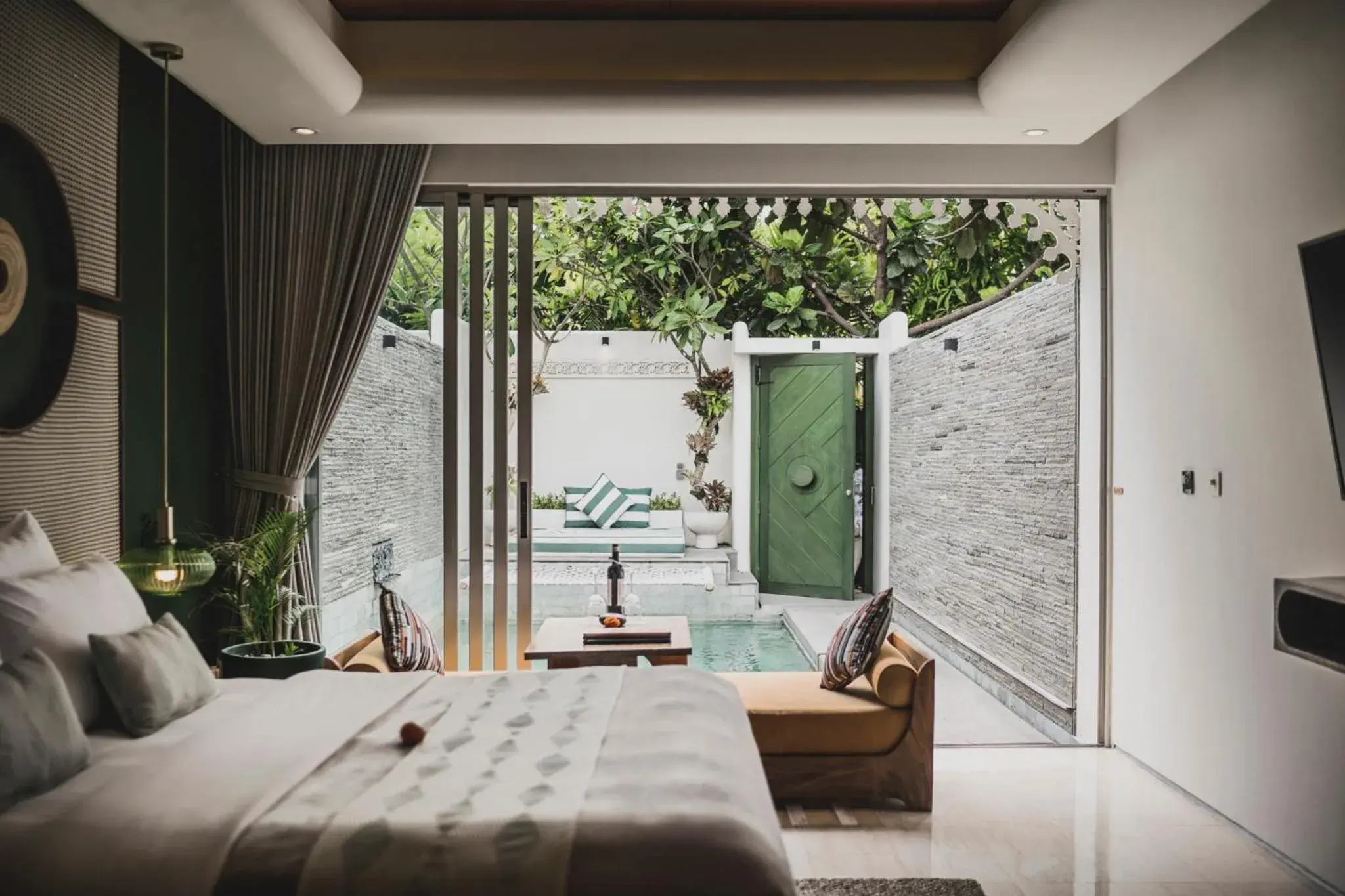 Pool view, Bed in Monolocale Resort & Spa Seminyak by Ini Vie Hospitality Pool view, Bed in Monolocale Resort & Spa Seminyak by Ini Vie Hospitality