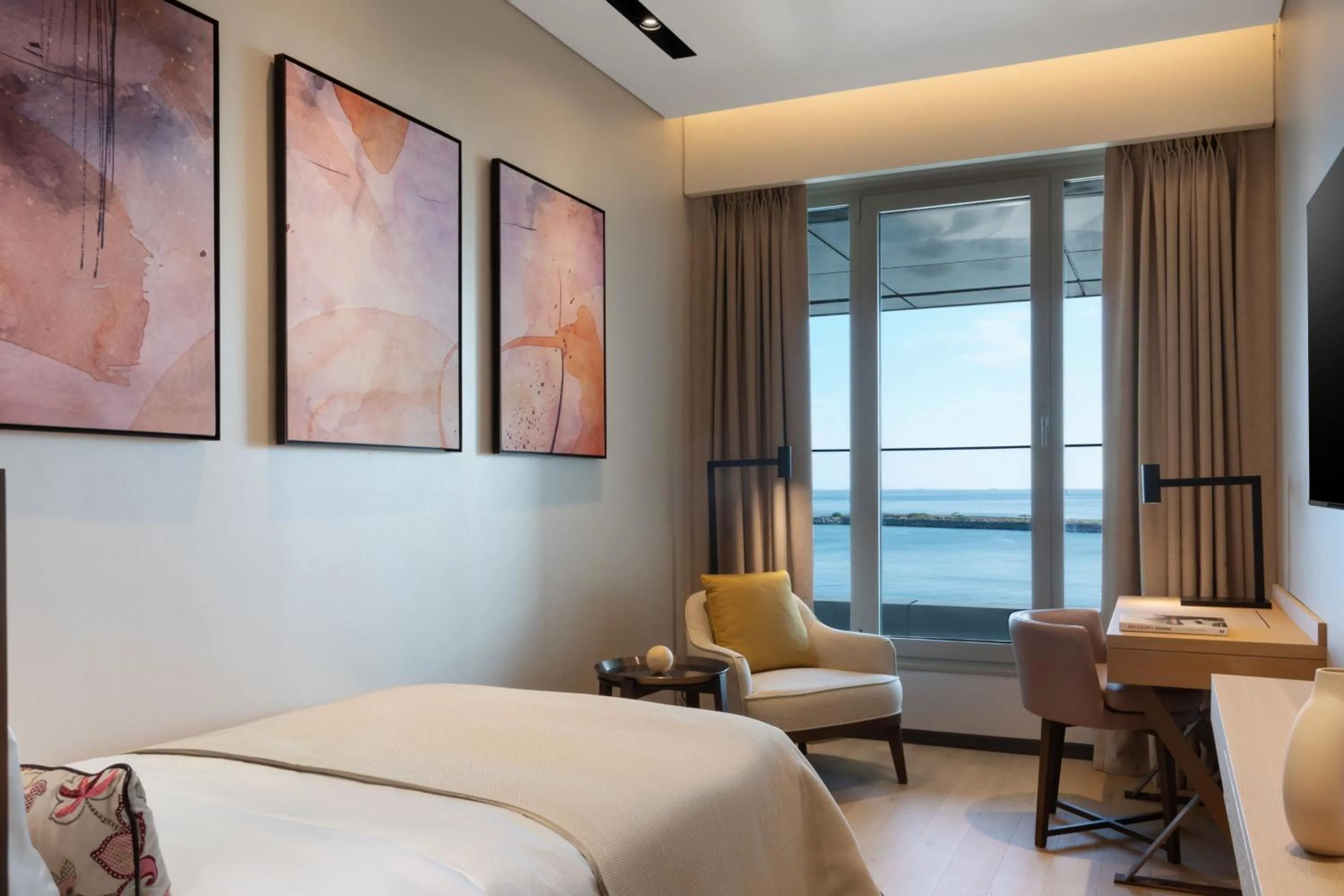 Photo of the whole room, Bed in JW Marriott Hotel Istanbul Marmara Sea