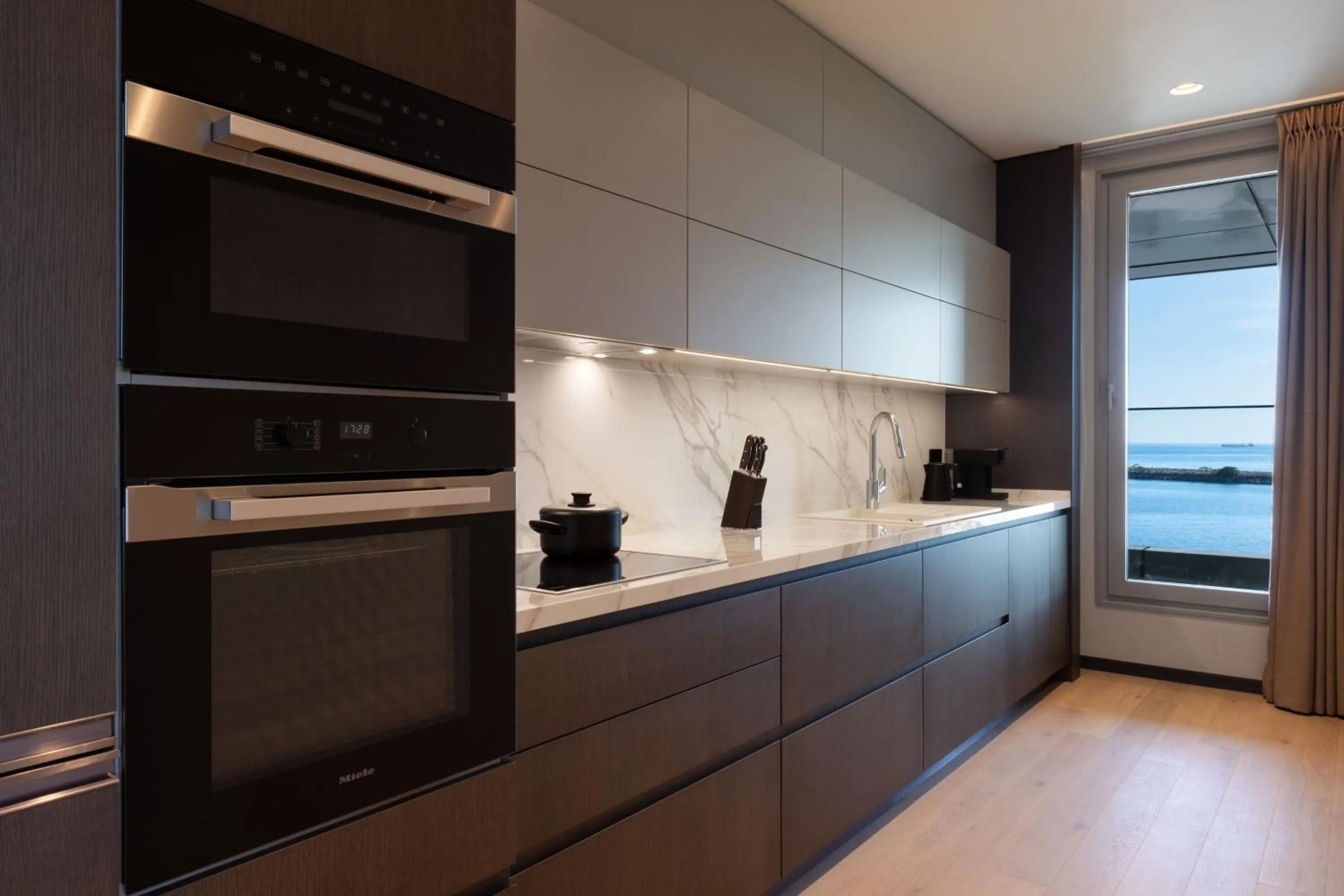Kitchen or kitchenette in JW Marriott Hotel Istanbul Marmara Sea