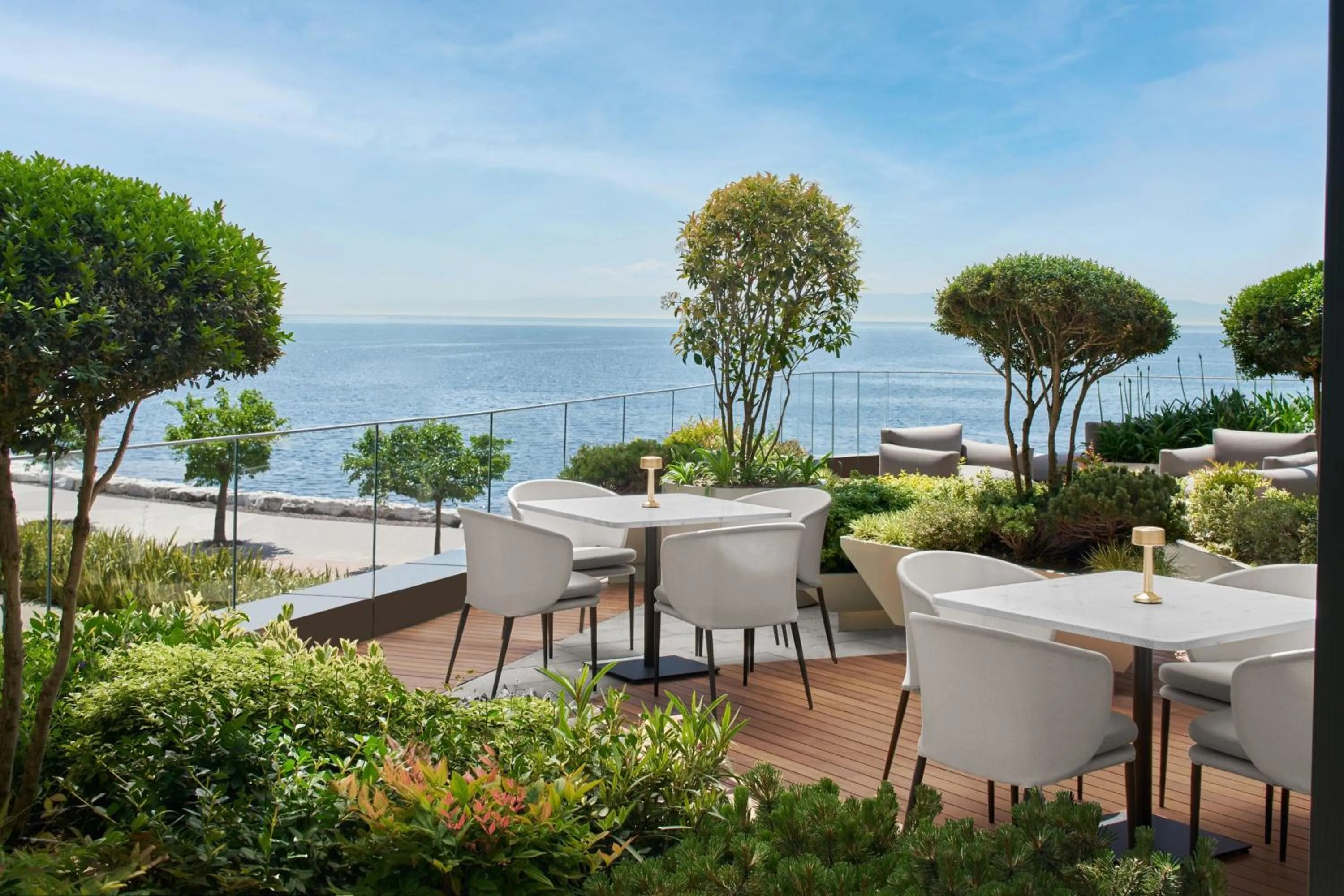 Lounge or bar in JW Marriott Hotel Istanbul Marmara Sea