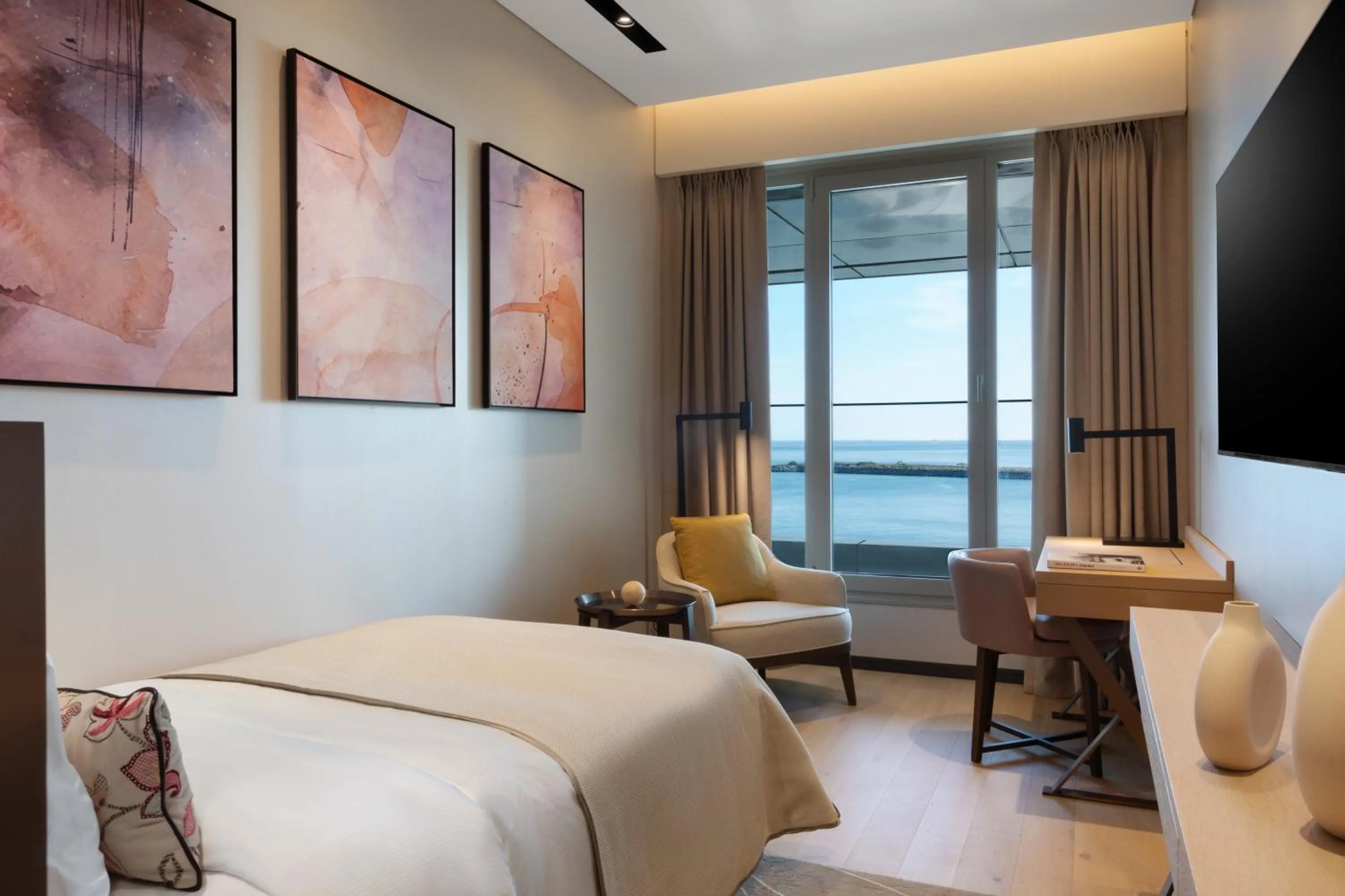 View (from property/room), Bed in JW Marriott Hotel Istanbul Marmara Sea