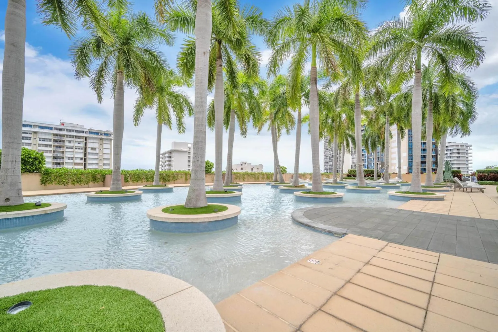 Swimming pool in 2 Bedroom OR King Studio Suites Four Seasons Hotel Miami Free Wi-Fi & Free Parking