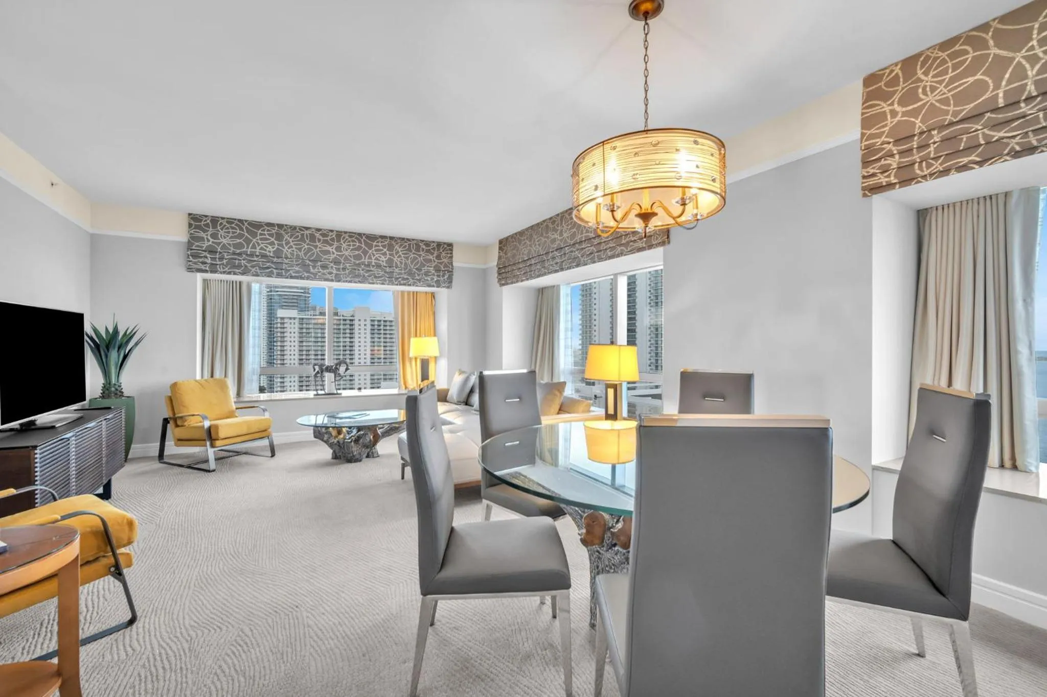 Living room in 2 Bedroom OR King Studio Suites Four Seasons Hotel Miami Free Wi-Fi & Free Parking