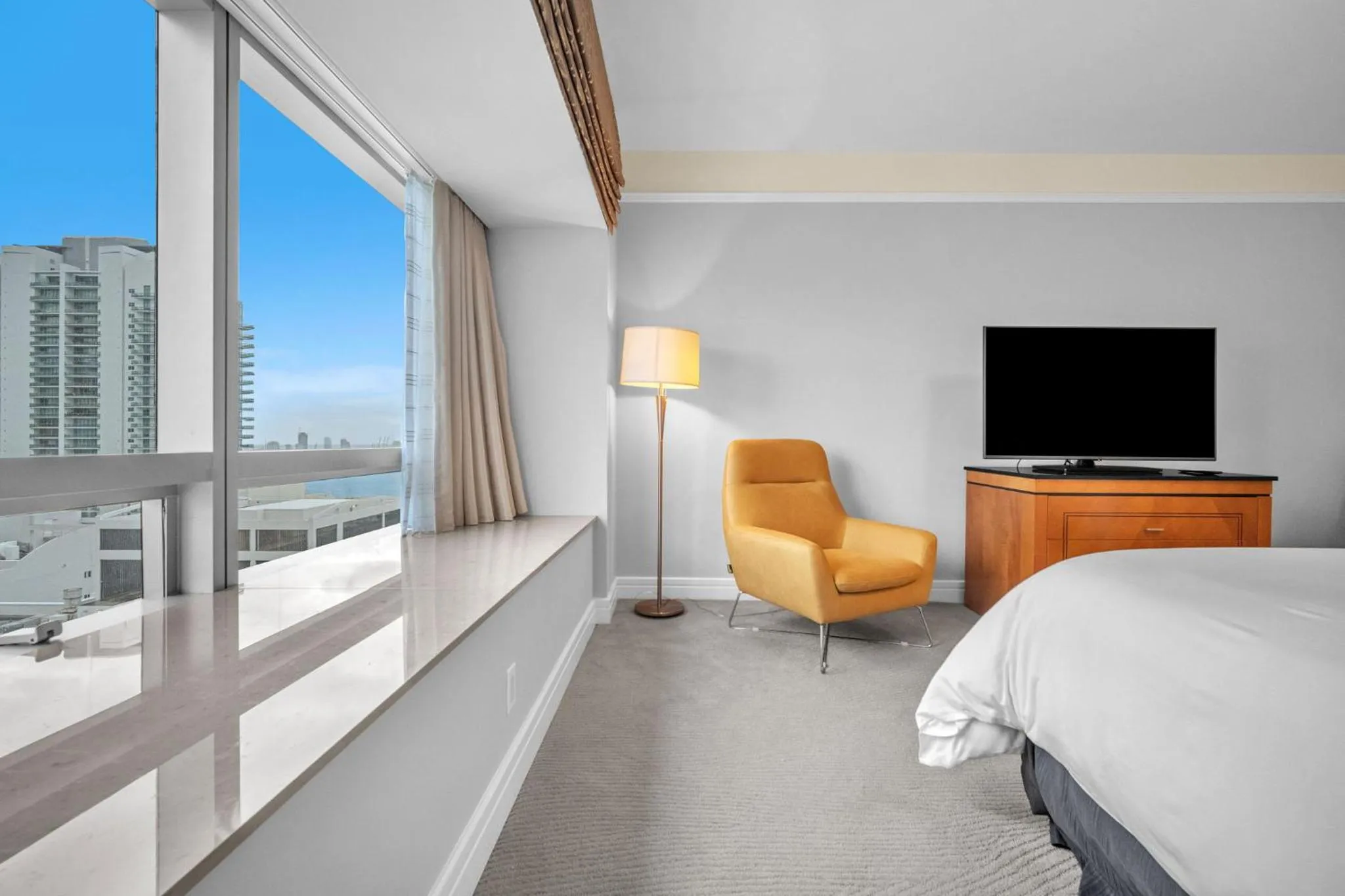 TV and multimedia, Bed in 2 Bedroom OR King Studio Suites Four Seasons Hotel Miami Free Wi-Fi & Free Parking