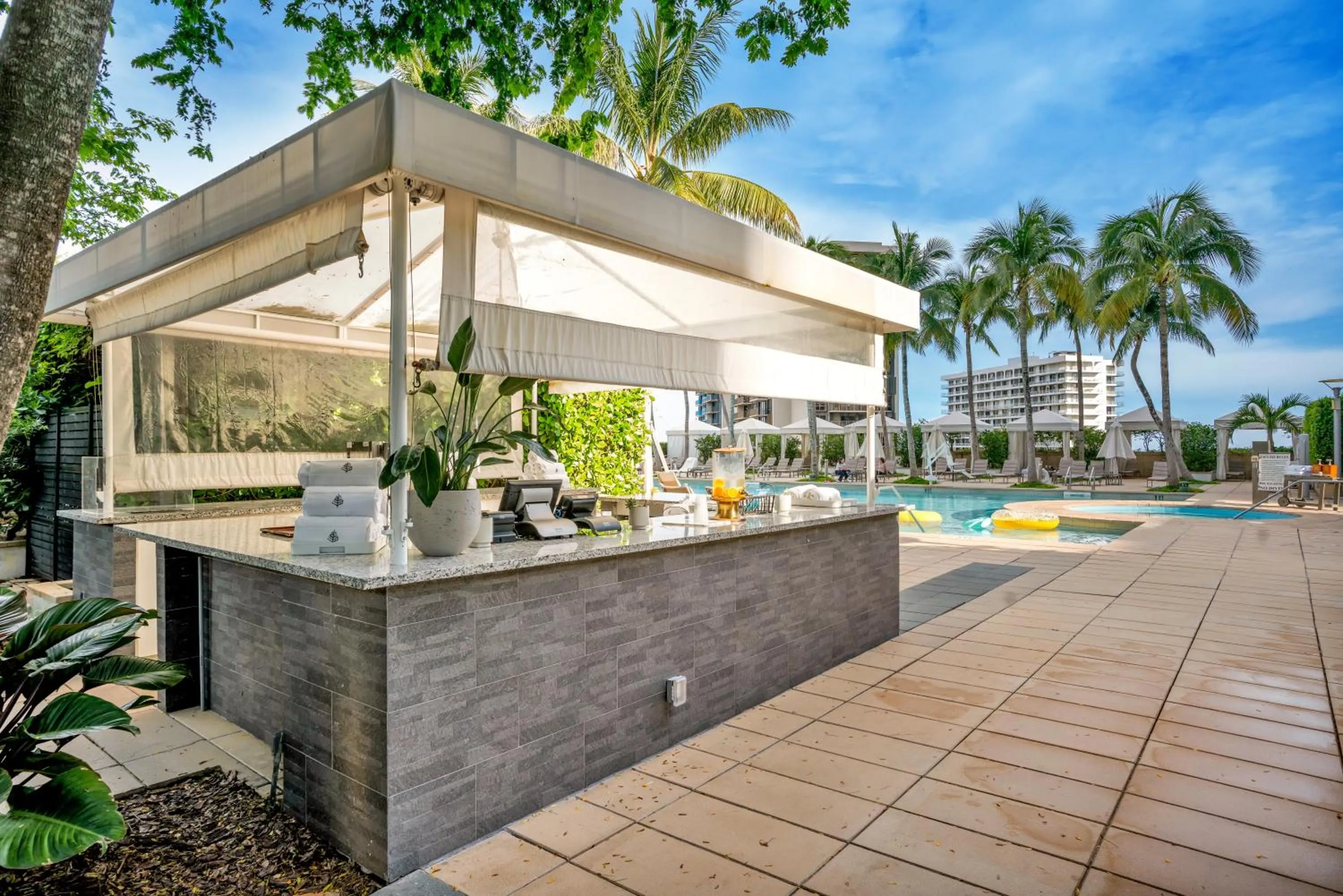 Patio in 2 Bedroom OR King Studio Suites Four Seasons Hotel Miami Free Wi-Fi & Free Parking