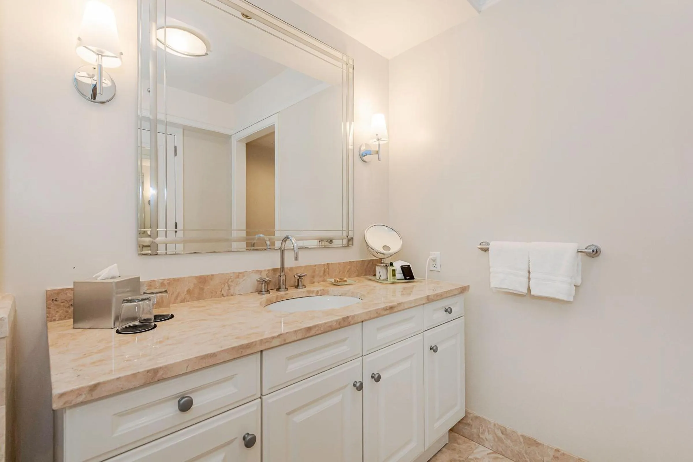 Bathroom in 2 Bedroom OR King Studio Suites Four Seasons Hotel Miami Free Wi-Fi & Free Parking
